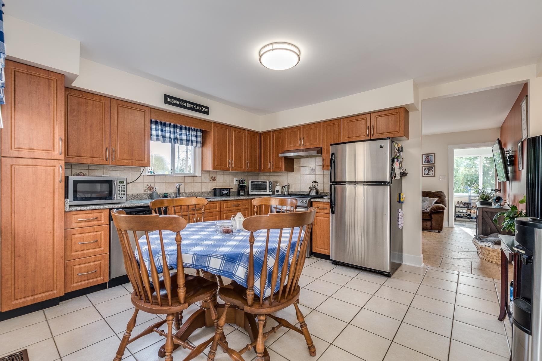 1276 Douglas Road, Burnaby, V5C 4Z9 — photo 5