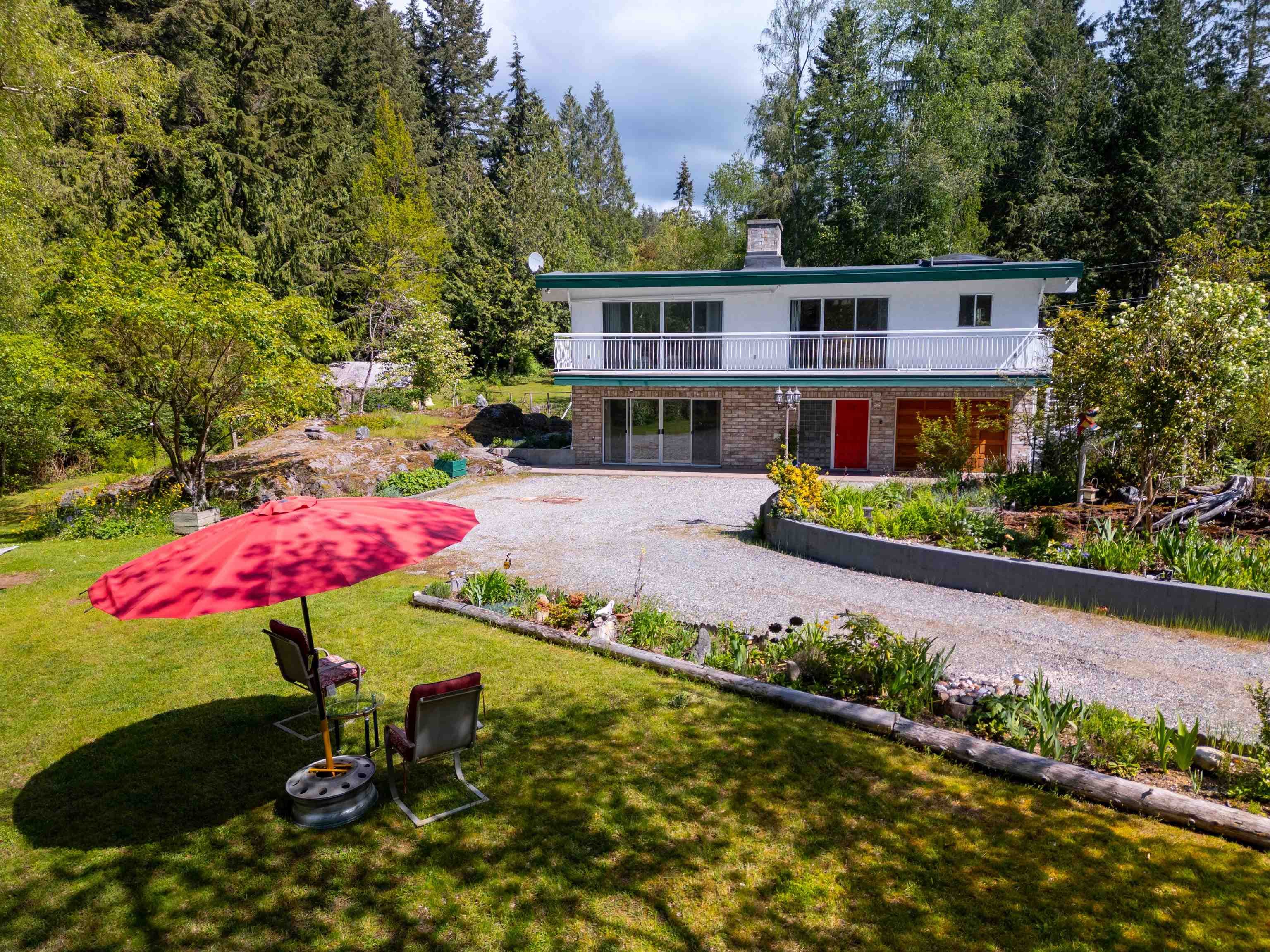 5819 Trout Lake Road, Halfmoon Bay