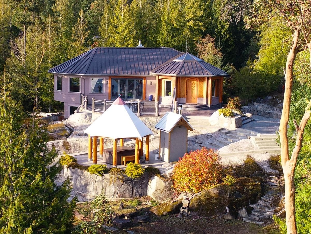 10664 Wood Bay Heights Road, Halfmoon Bay