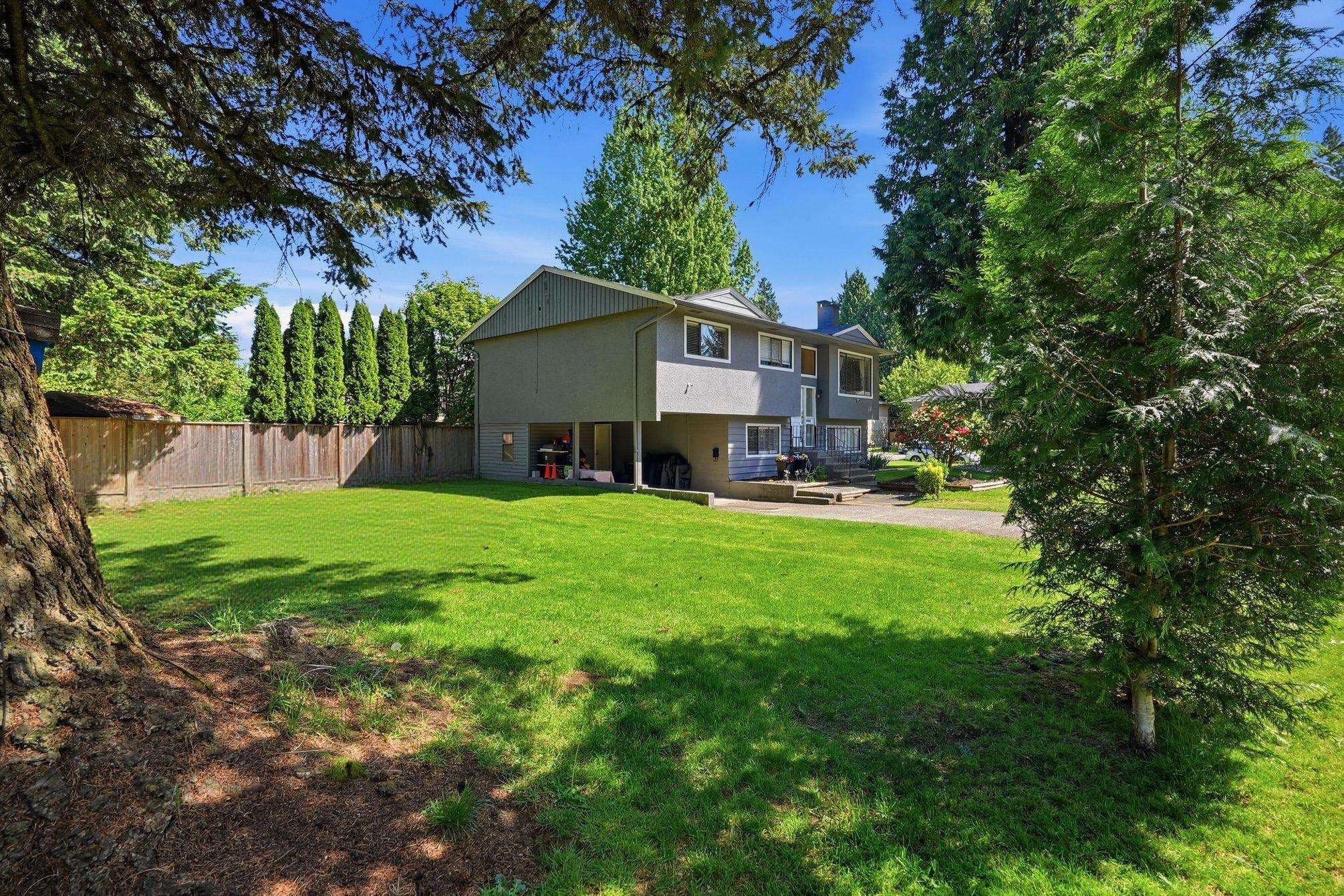 20783 Thorne Avenue, Maple Ridge, V2X 7R1 — photo 2