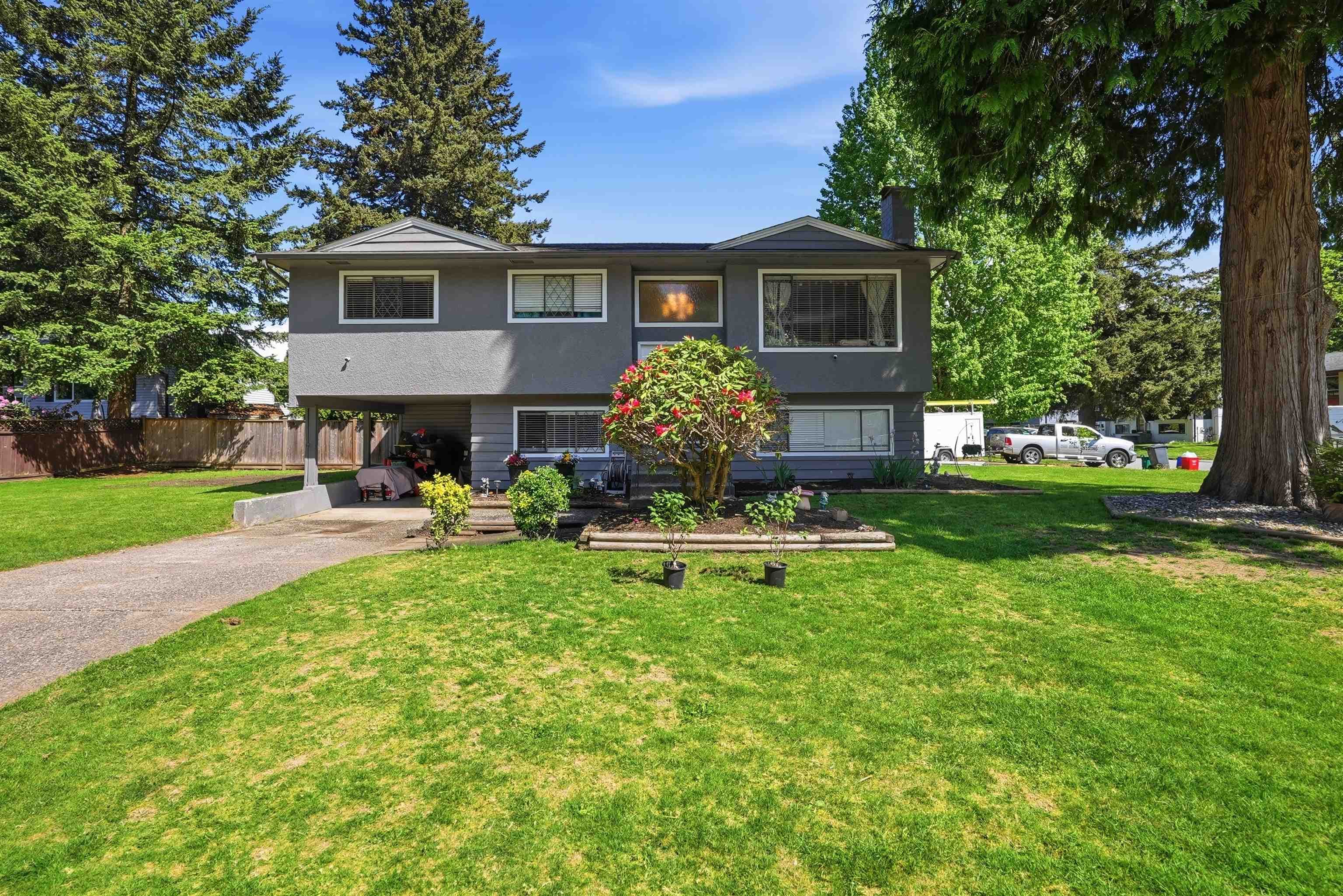 20783 Thorne Avenue, Maple Ridge, V2X 7R1 — photo 1