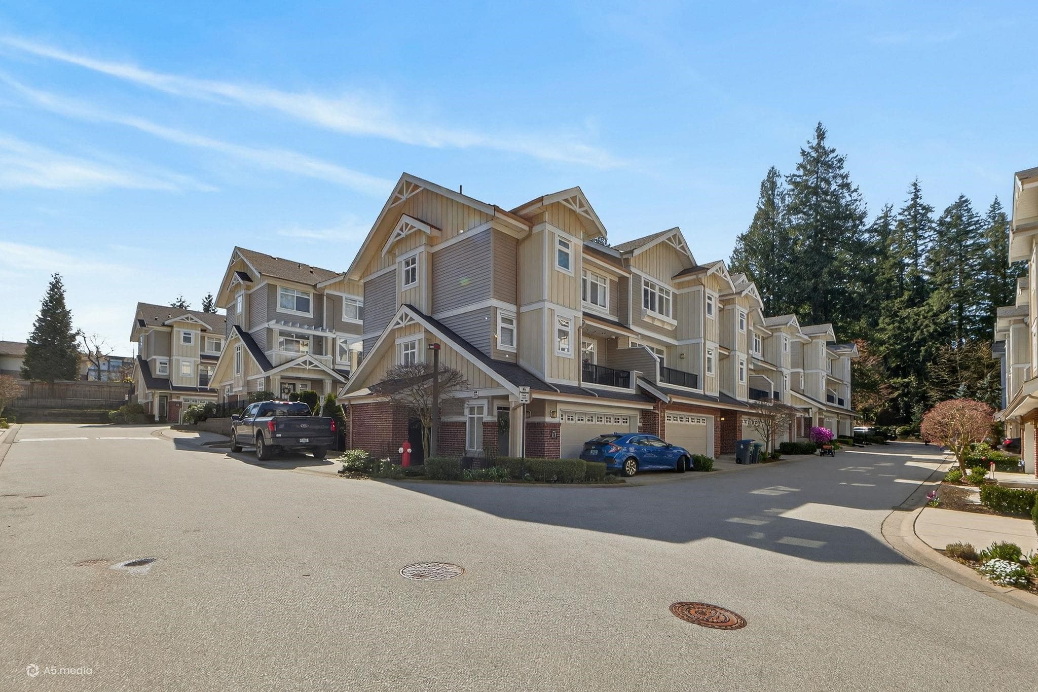 11 - 2925 King George Boulevard, Surrey, V4P 1B8 — photo 2