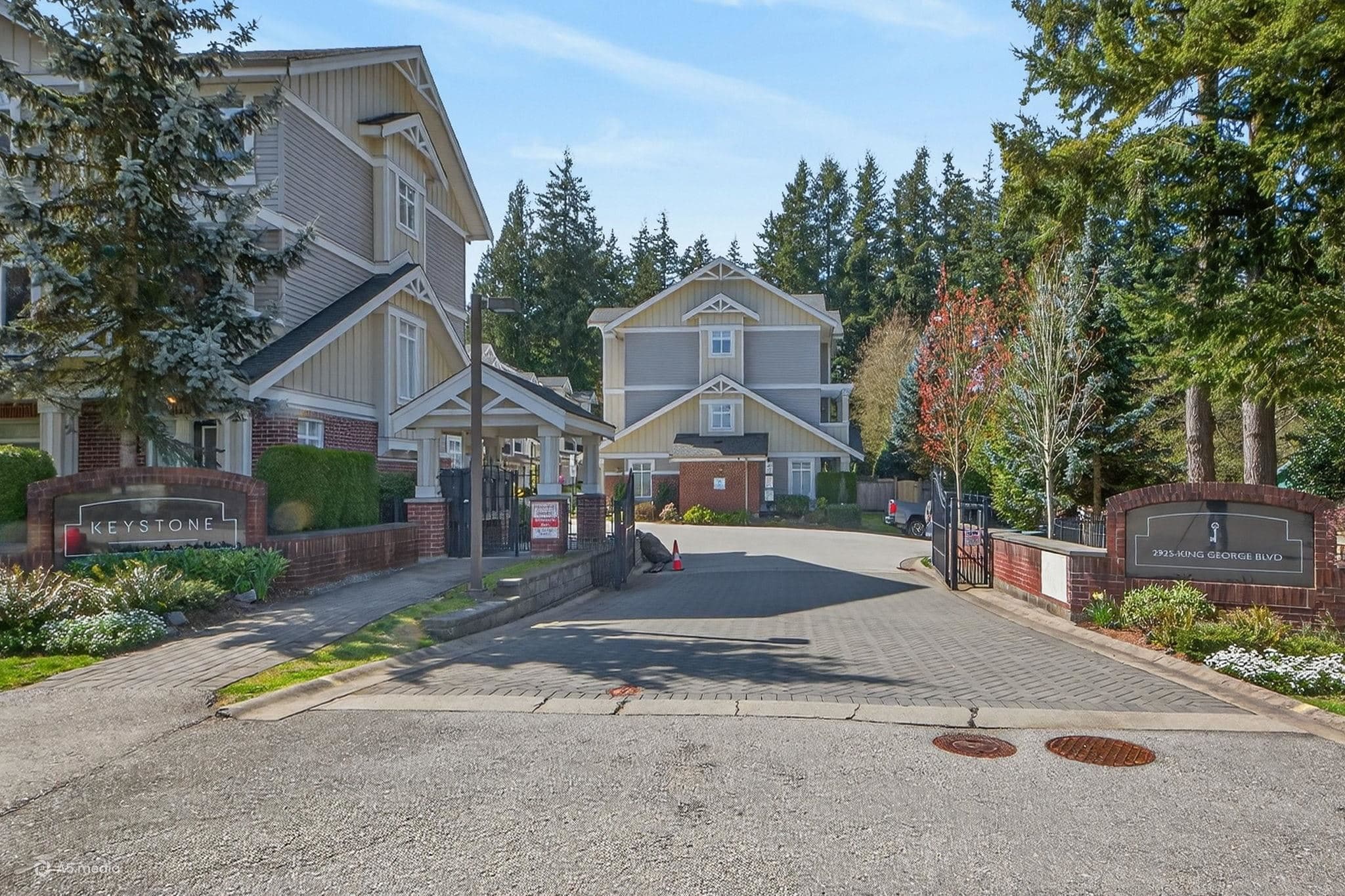 11 - 2925 King George Boulevard, Surrey, V4P 1B8 — photo 3