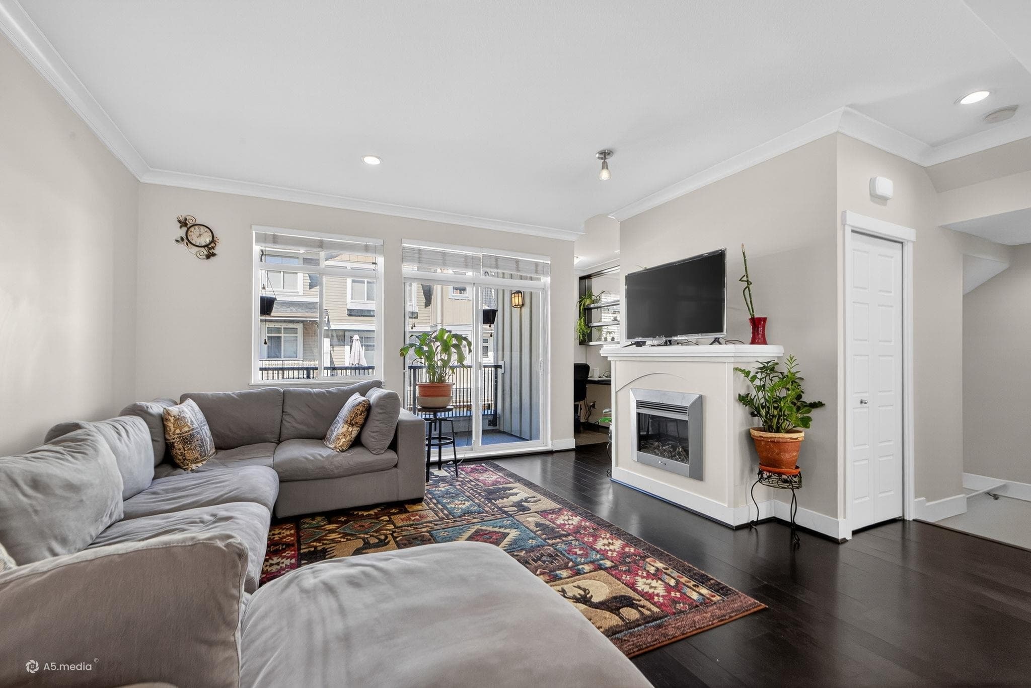 11 - 2925 King George Boulevard, Surrey, V4P 1B8 — photo 4