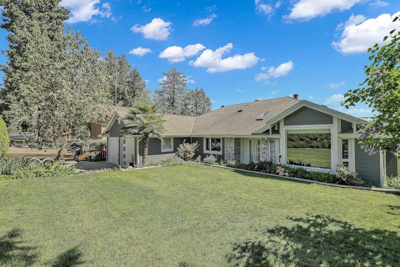 7811 Redrooffs Road, Halfmoon Bay