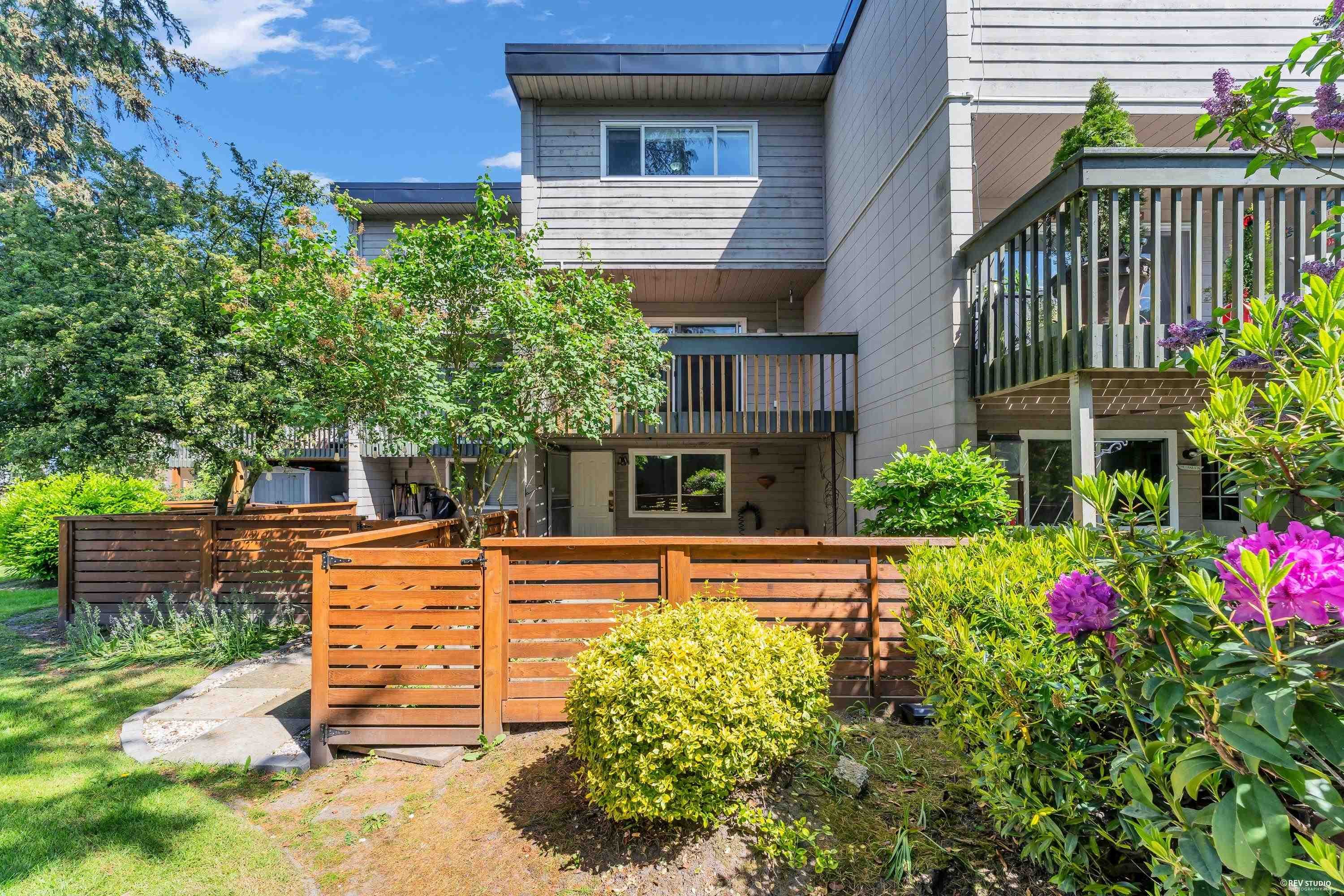 4 - 4907 57a Street, Delta