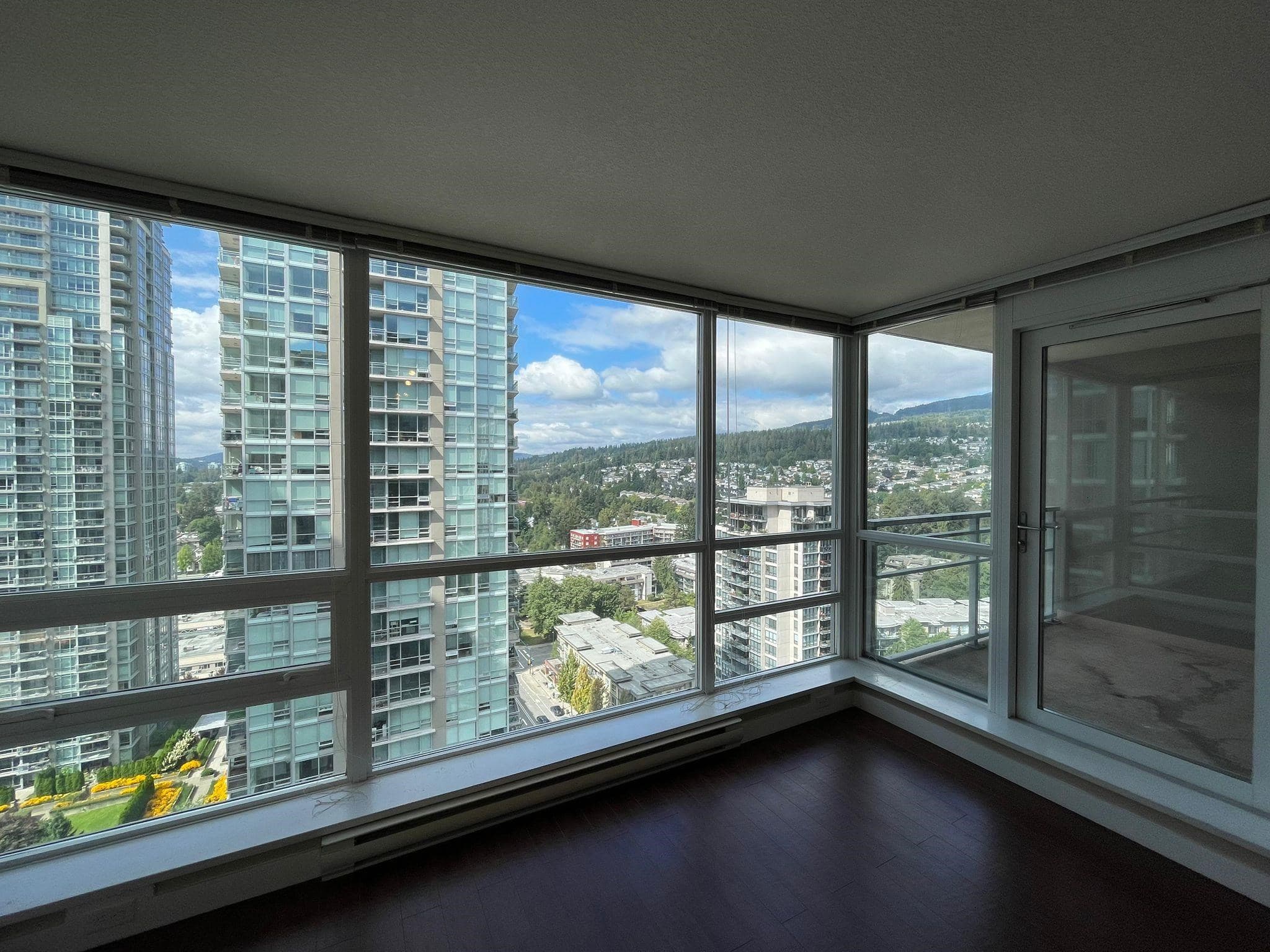2607 - 2978 Glen Drive, Coquitlam