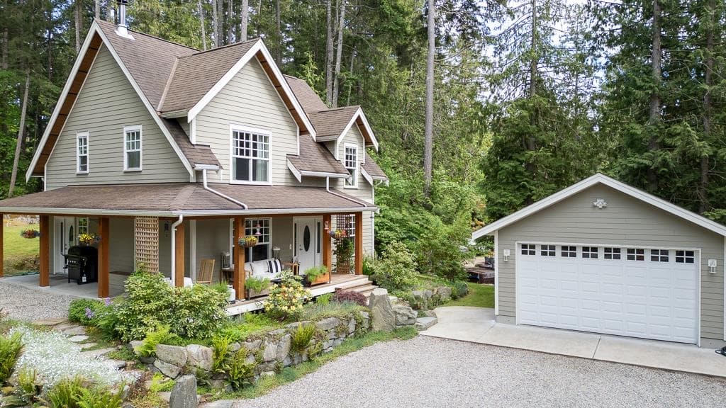 5626 Curran Road, Halfmoon Bay
