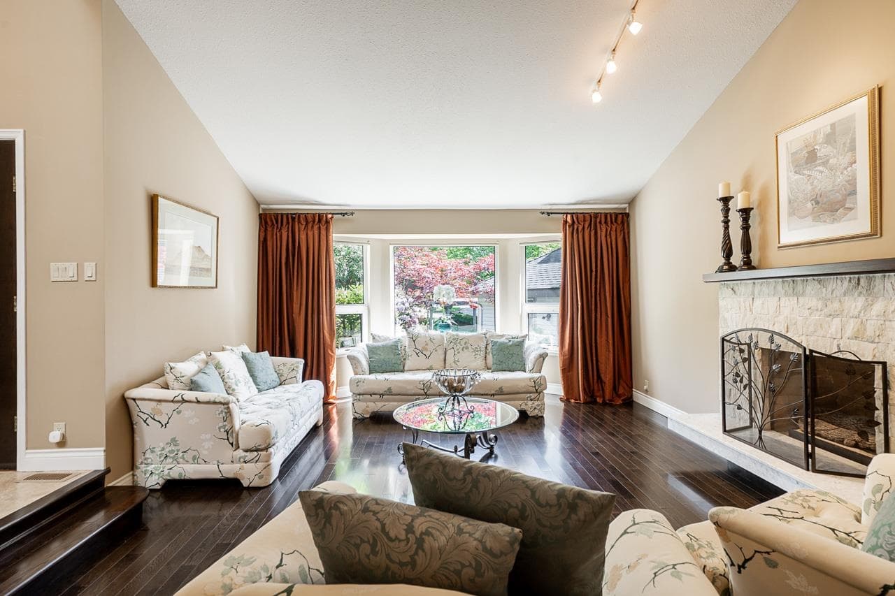 7460 Burnham Court, Burnaby, V5A 4M7 — photo 5