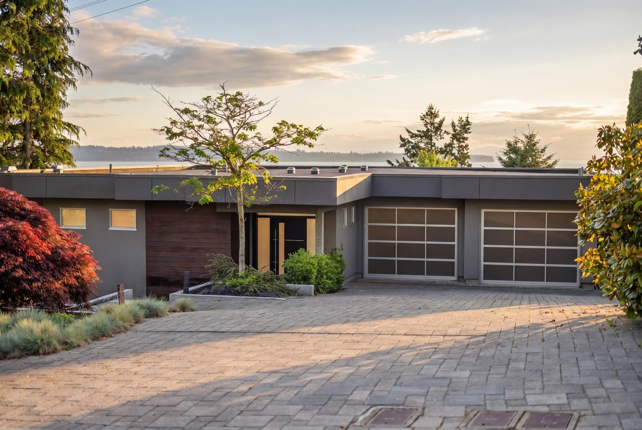 14220 Marine Drive, White Rock