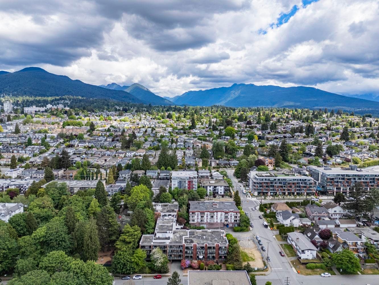 310 - 360 E 2nd Street, North Vancouver