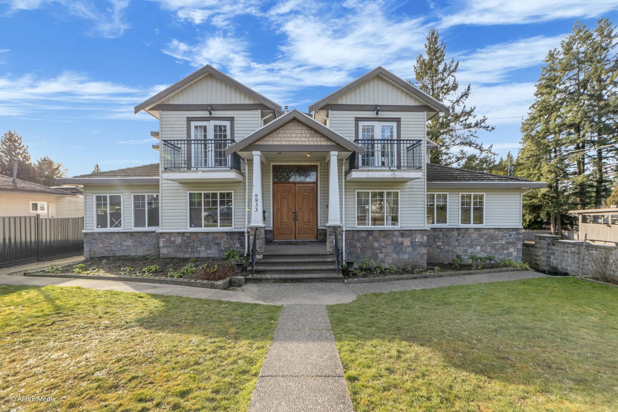 9833 NE 128 Street, Surrey