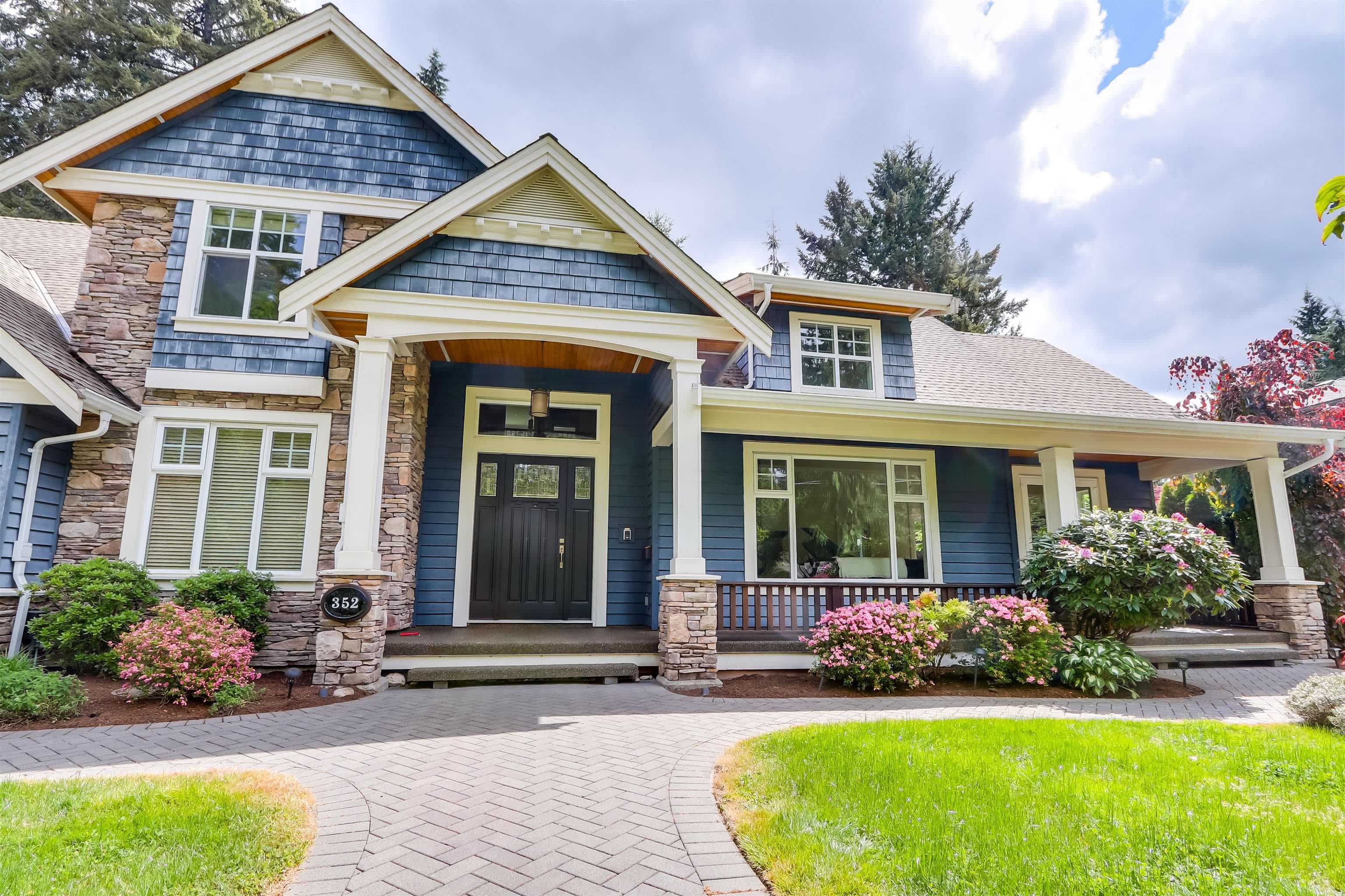 352 St. James Crescent, West Vancouver, V7S 1J8 — photo 1