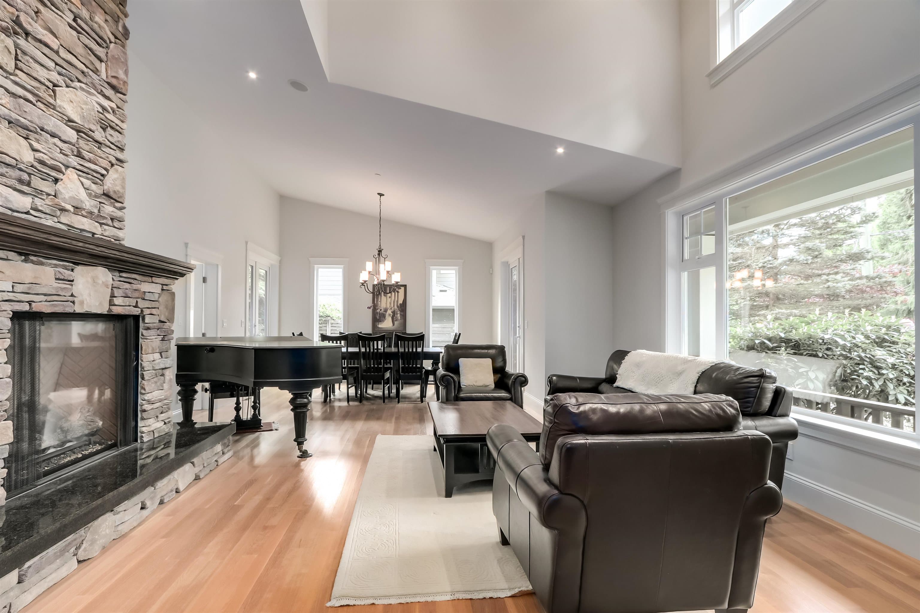 352 St. James Crescent, West Vancouver, V7S 1J8 — photo 4