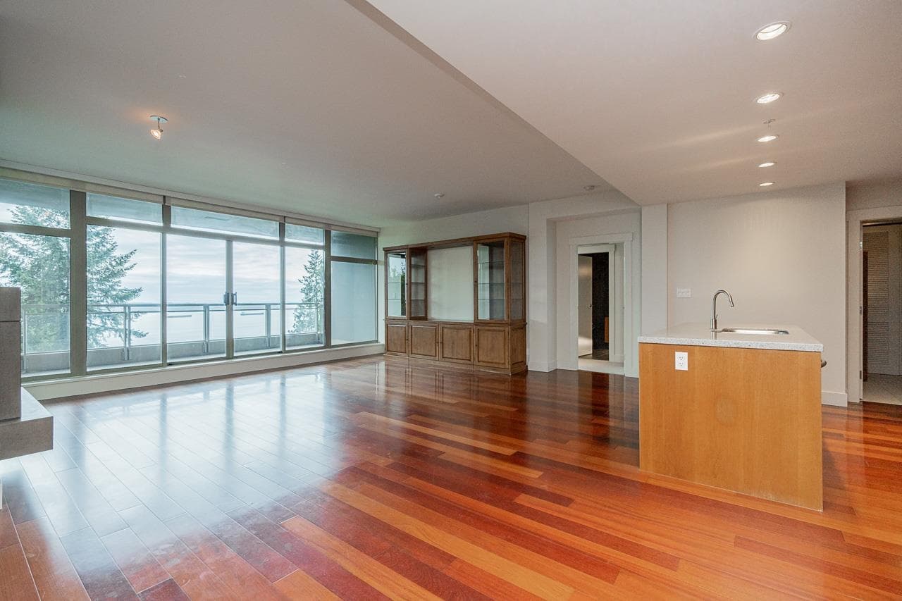 502 - 3335 Cypress Place, West Vancouver, V7S 3J8 — photo 2