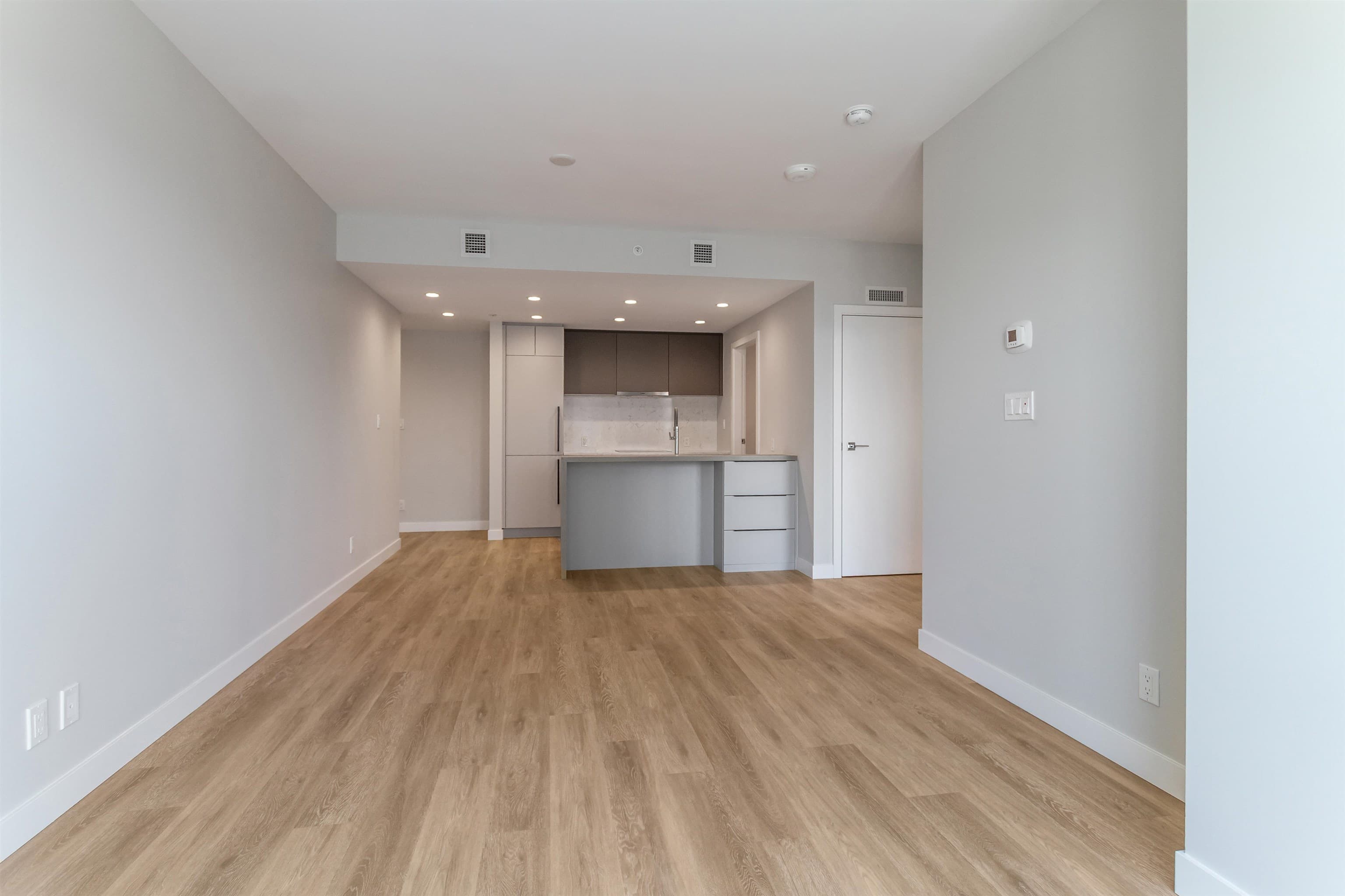 2010 - 567 Emerson Street, Coquitlam, V3J 0M8 — photo 5