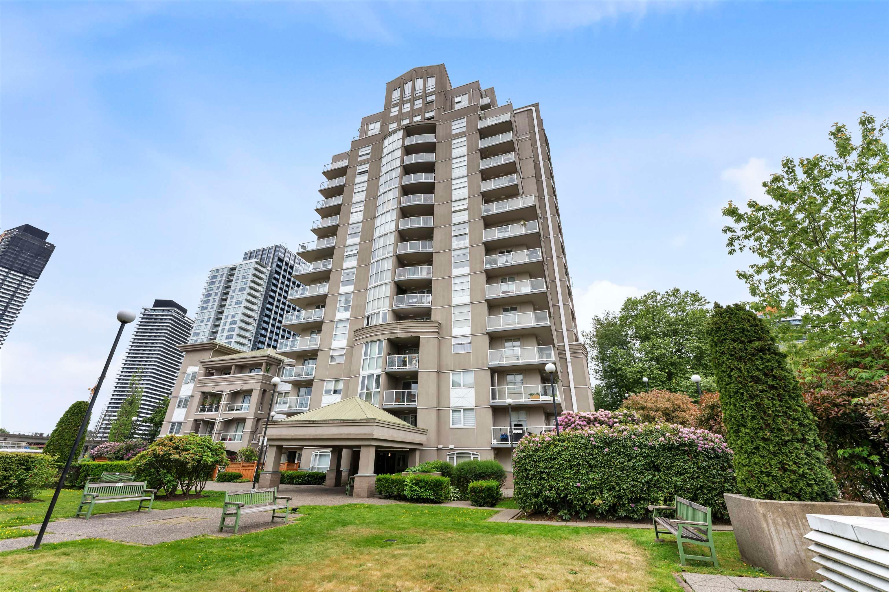 1604 - 10523 University Drive, Surrey