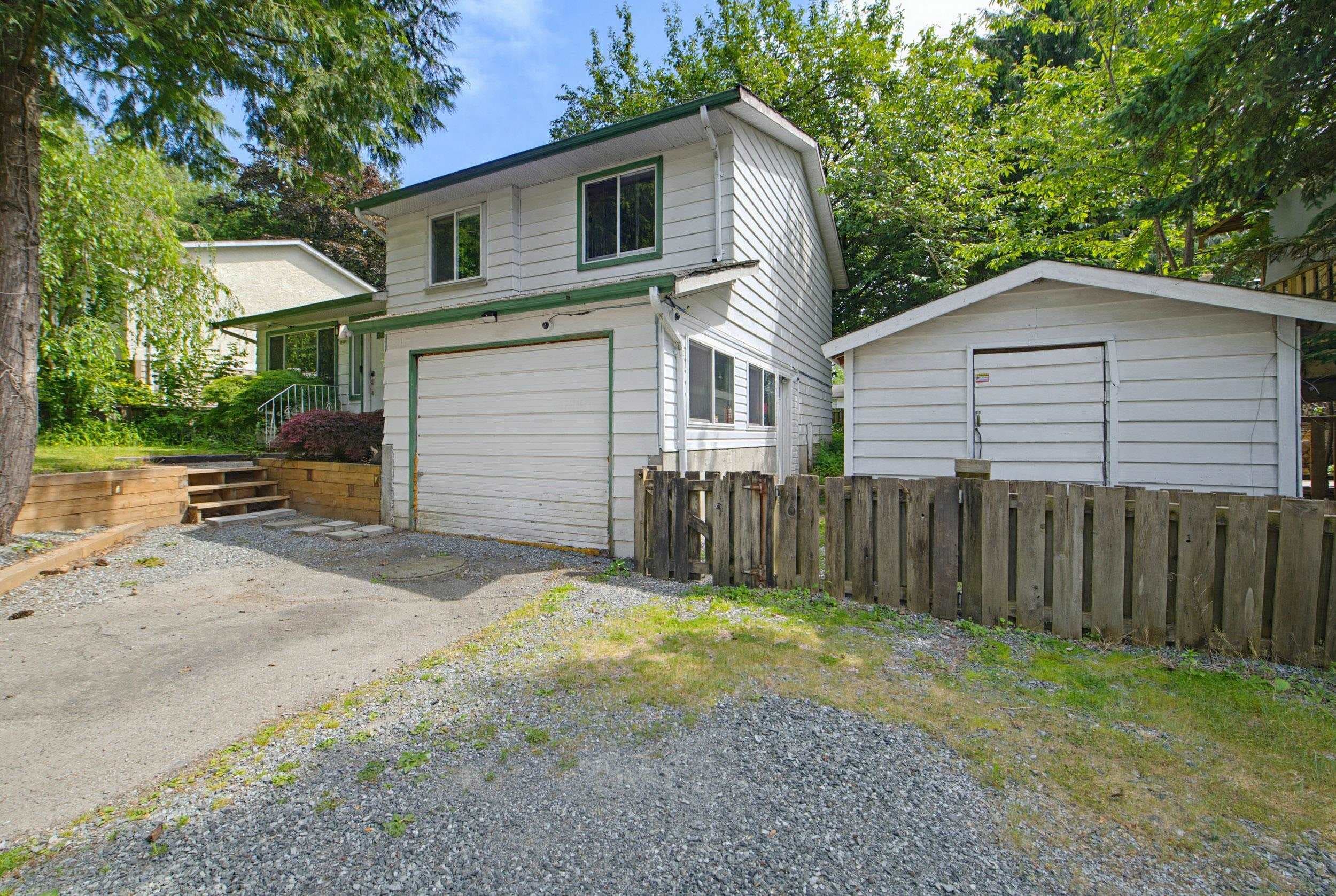 18298 63a Avenue, Surrey, V3S 8A8 — photo 2