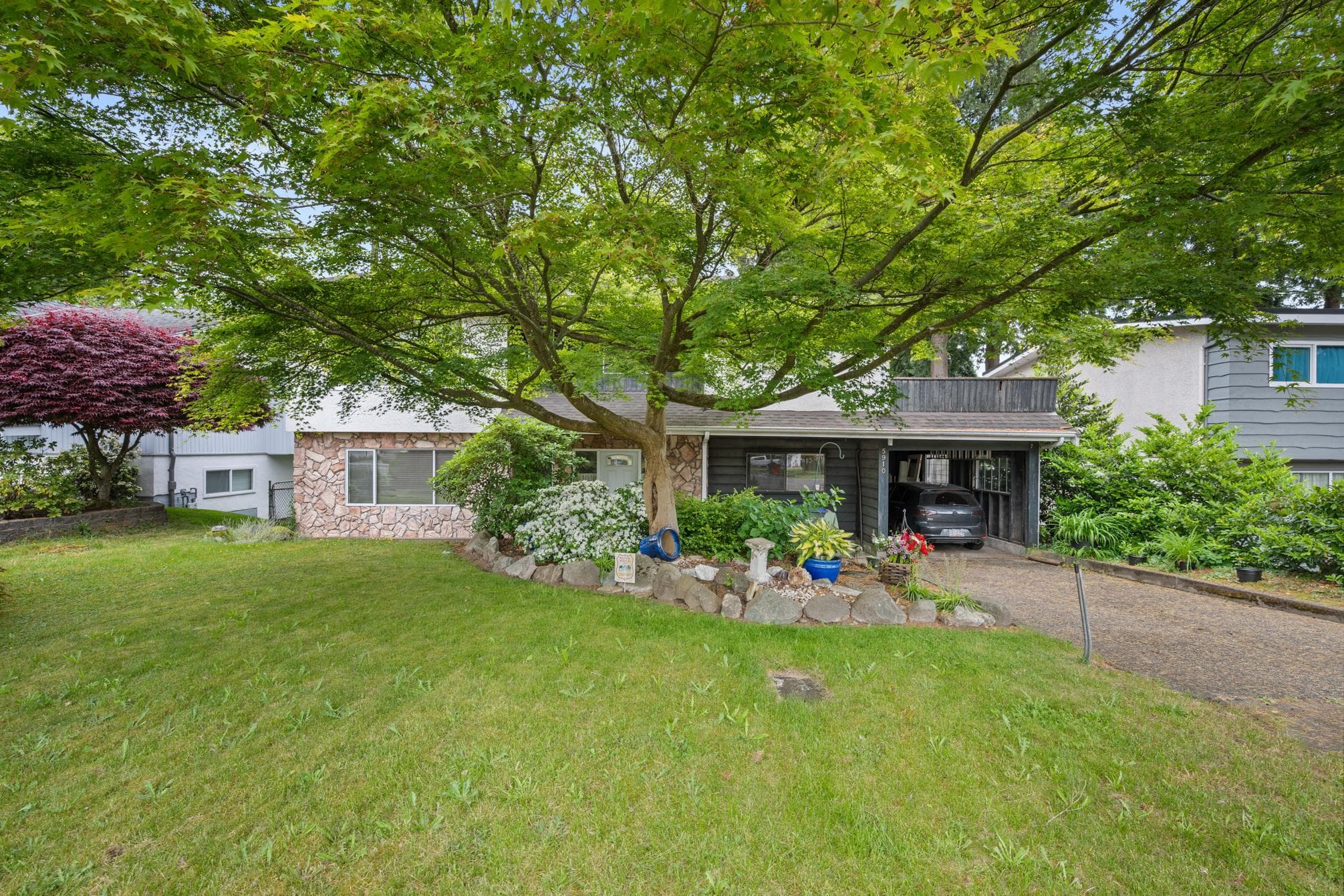 5910 135 Street, Surrey, V3X 1K9 — photo 1
