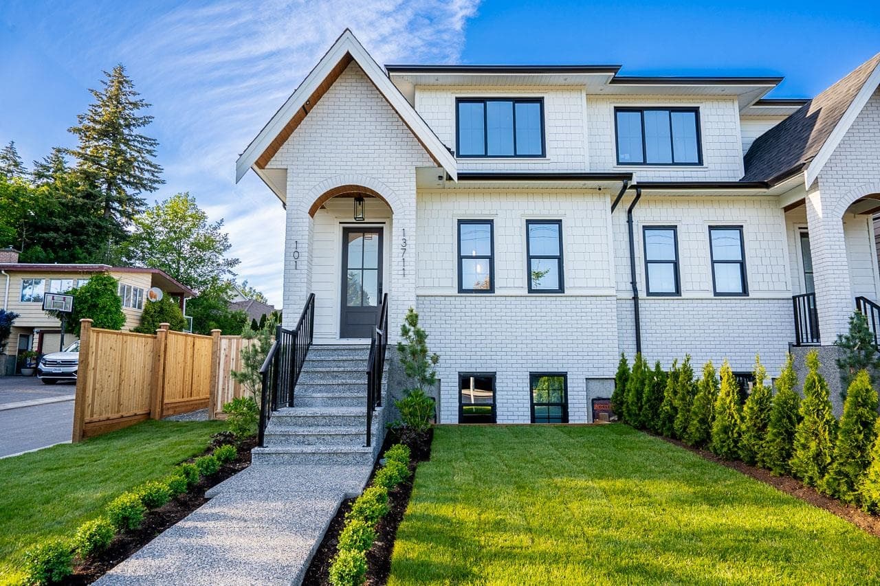 101 - 13711 16 Avenue, Surrey
