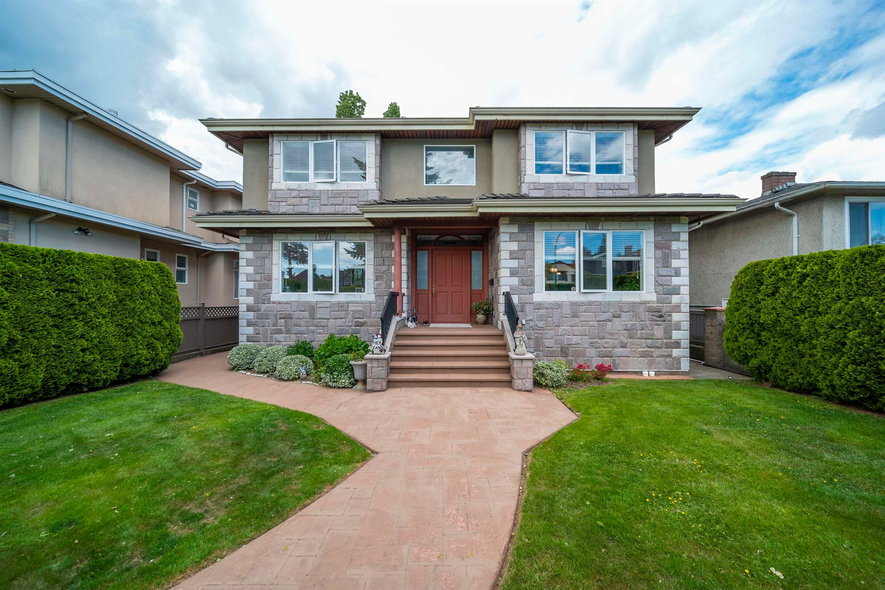 6807 Burns Street, Burnaby