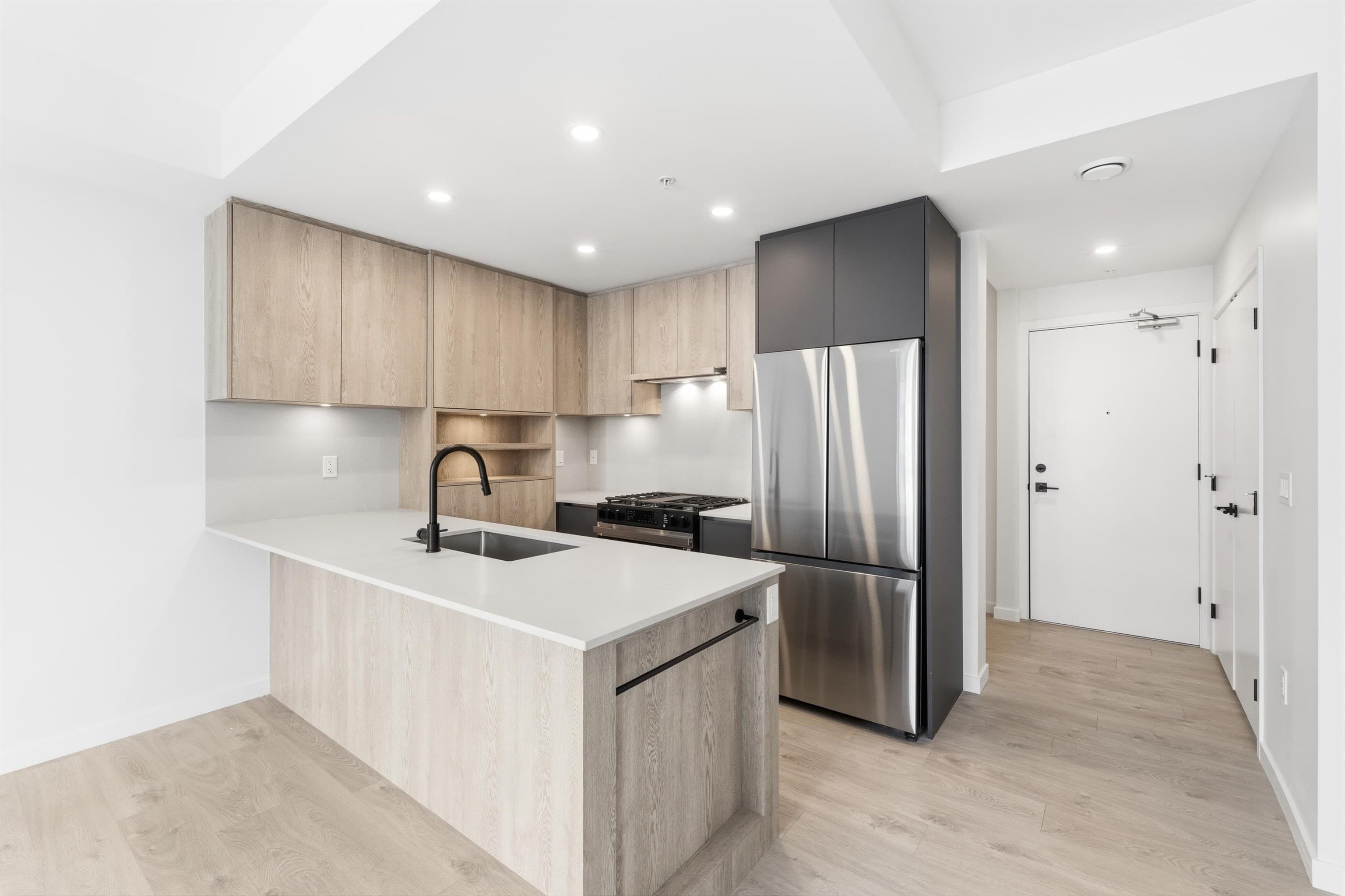 512 - 19577 65b Avenue, Surrey