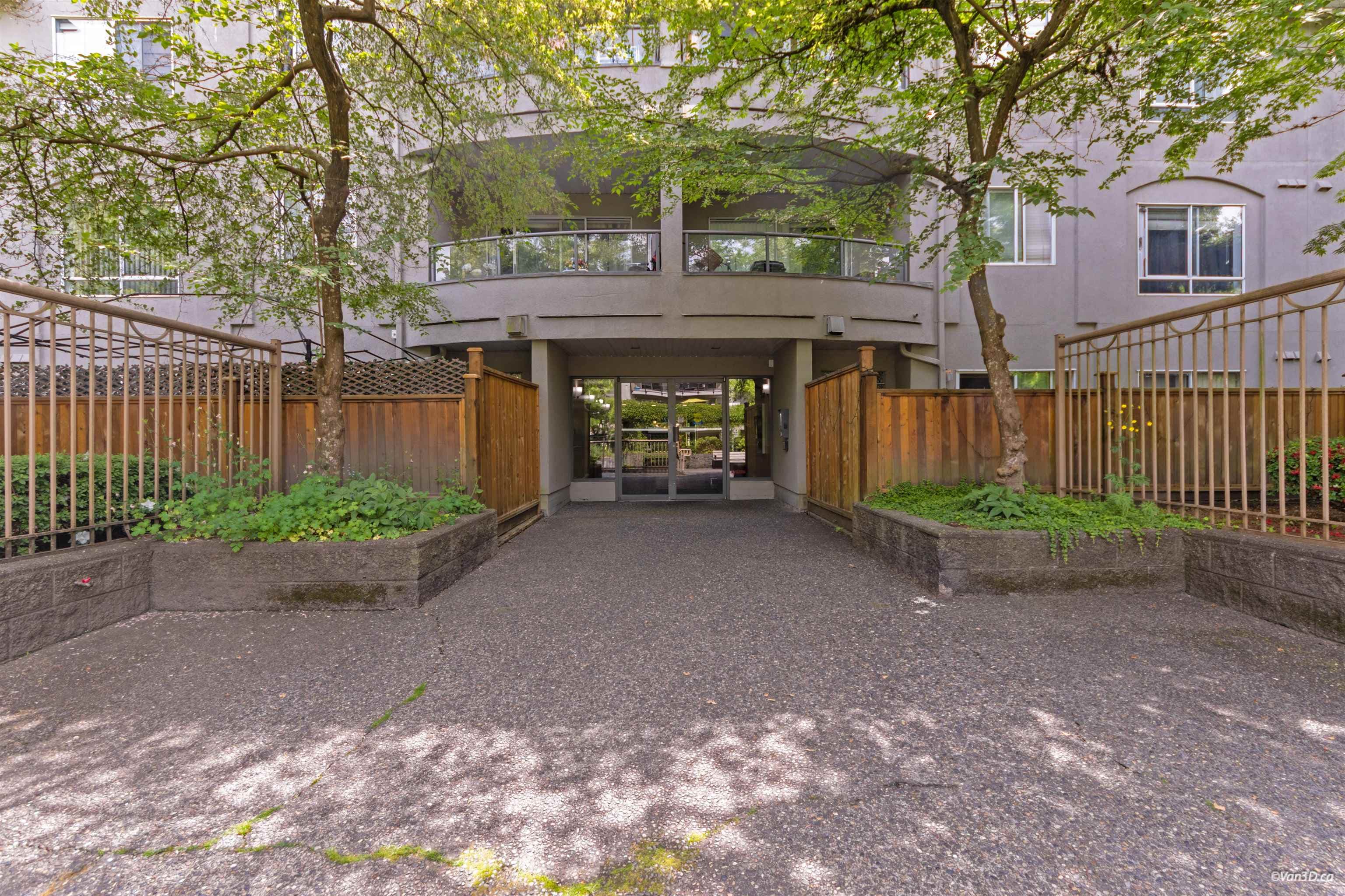 206 - 7475 138 Street, Surrey