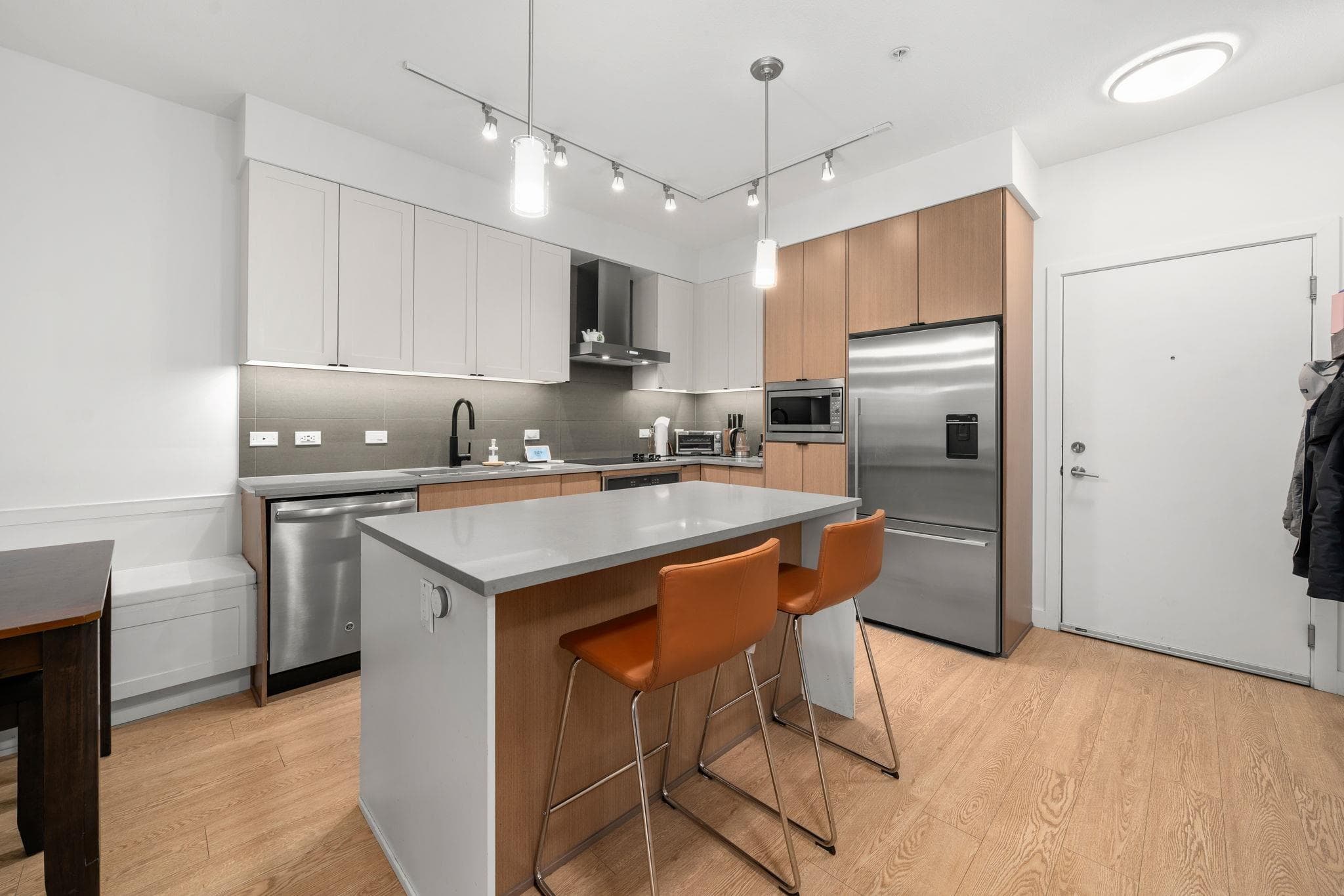 301 - 3205 Mountain Highway, North Vancouver, V7K 0A3 — photo 3