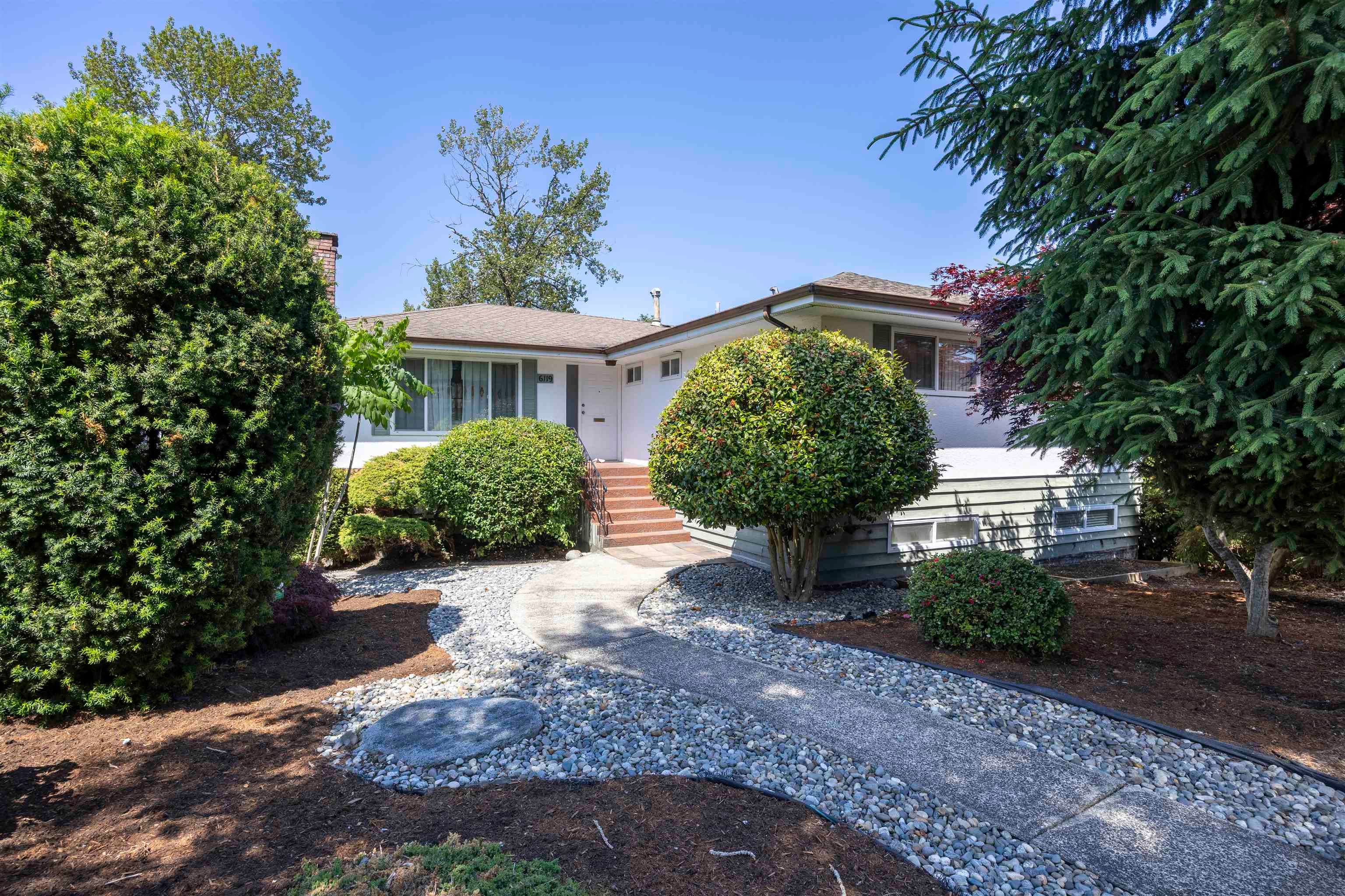 6119 Service Street, Burnaby