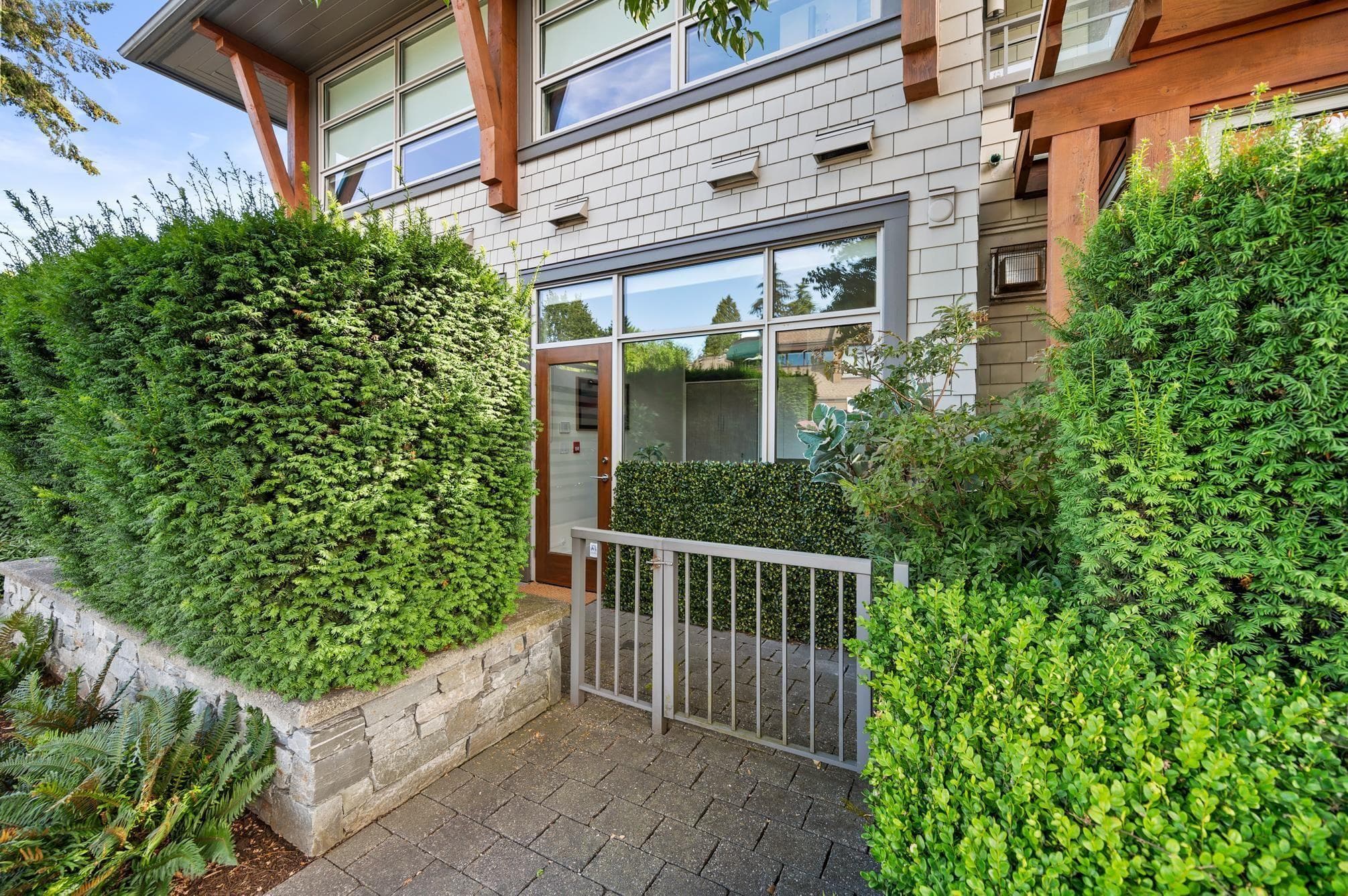, West Vancouver — photo 2