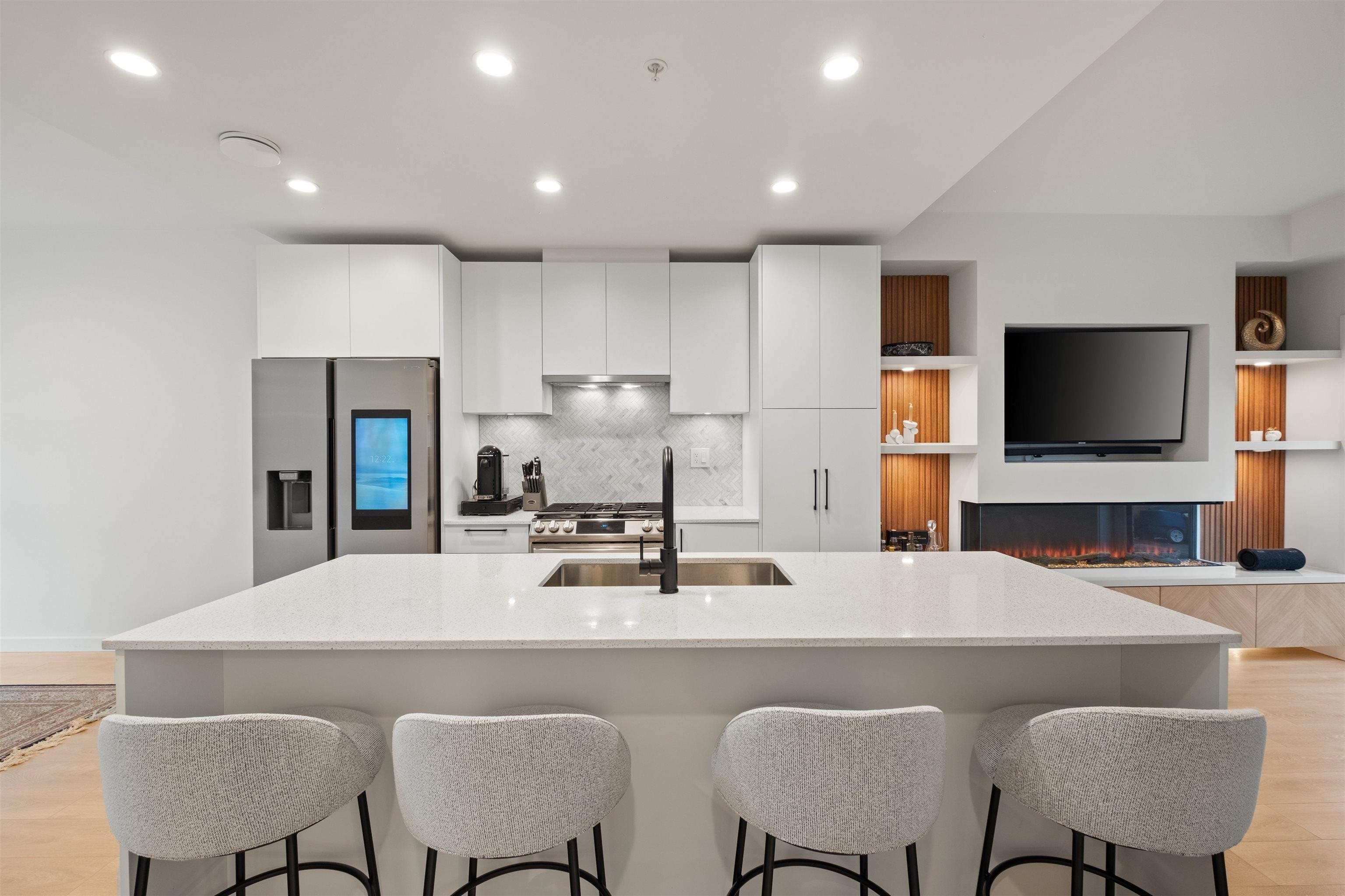 137 - 535 E 2nd Street, North Vancouver