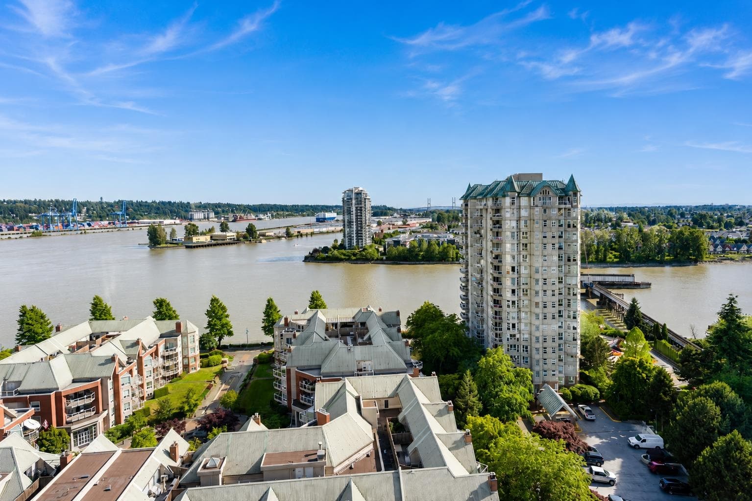 1901 - 1245 Quayside Drive, New Westminster