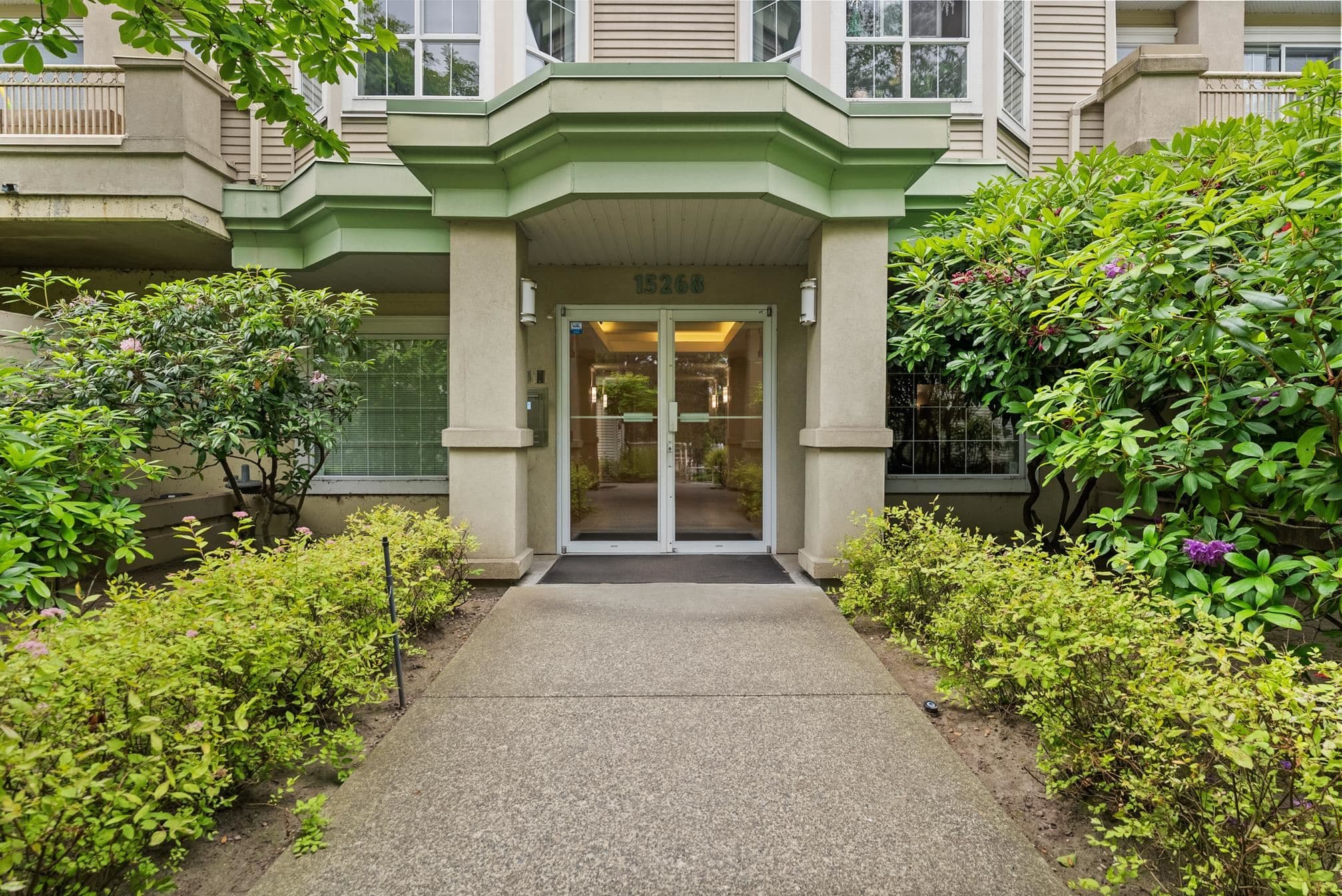 323 - 15268 W 105 Ave Avenue, Surrey, V3R 0W8 — photo 2