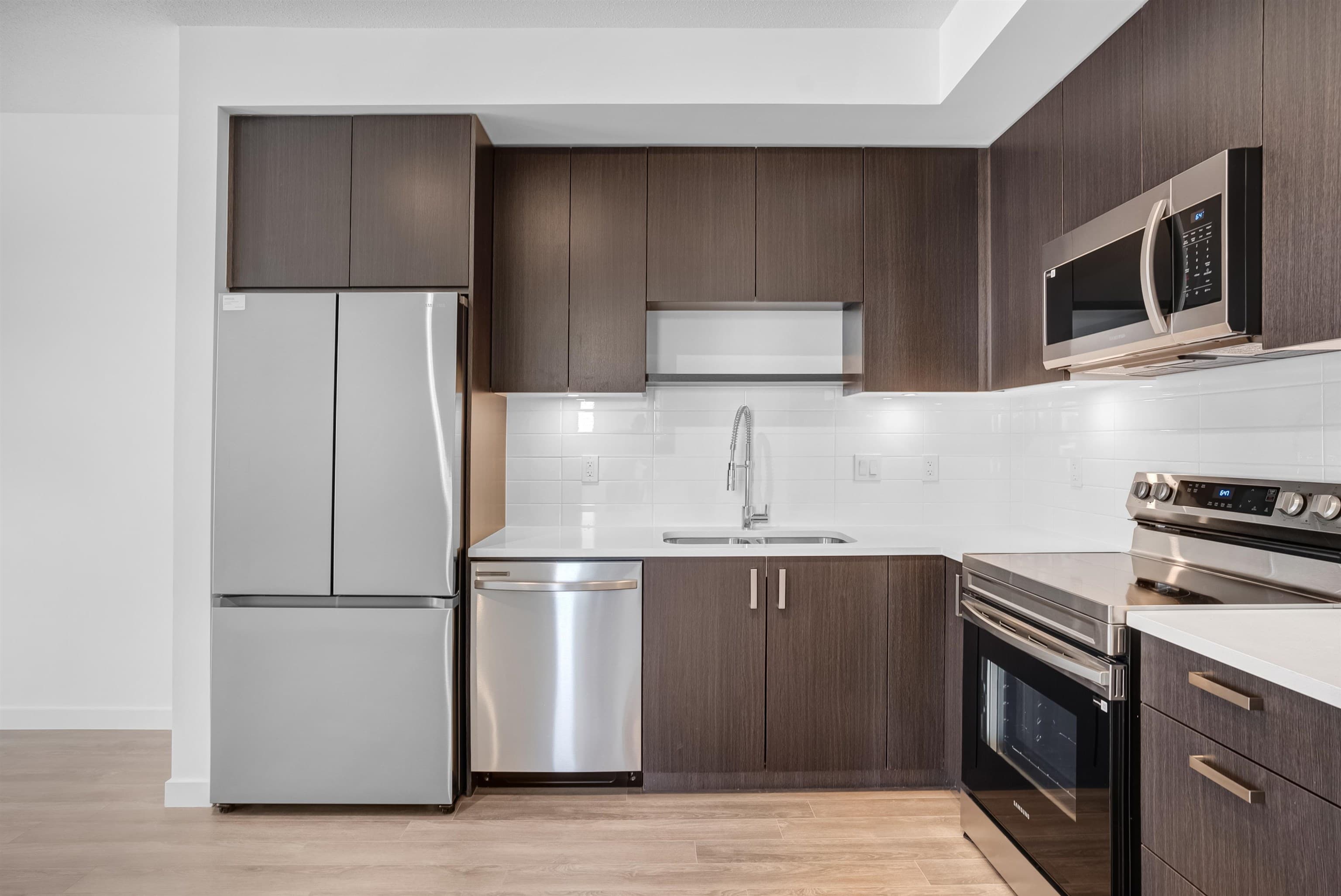 407 - 15735 85 Avenue, Surrey, V4N 6W8 — photo 3