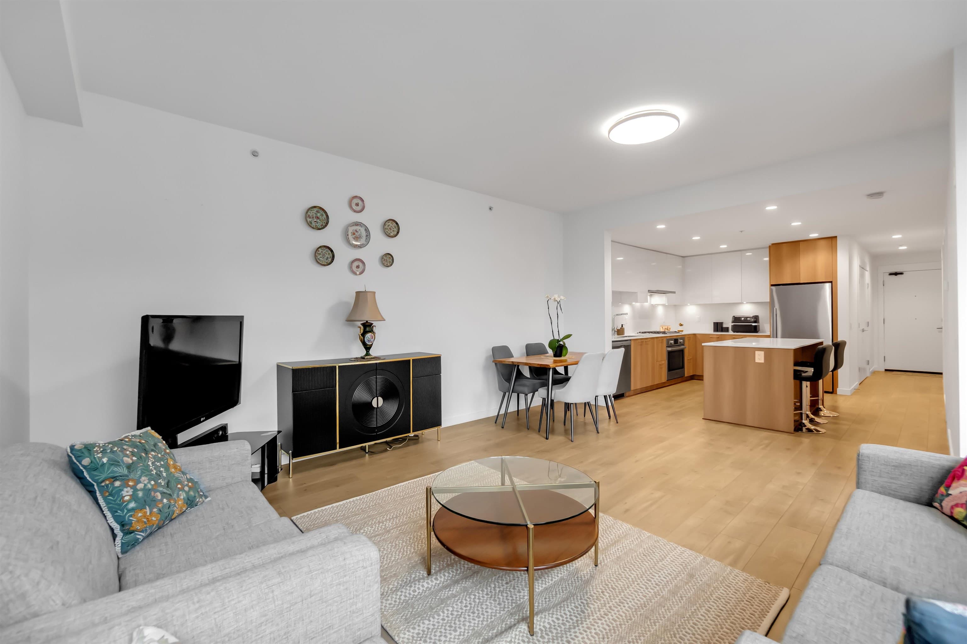 303 - 715 W 15th Street, North Vancouver