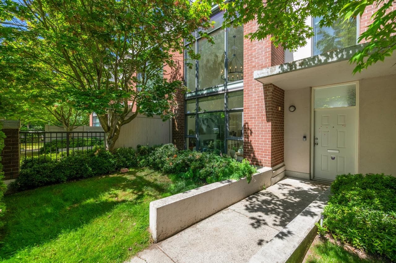 7021 17th Avenue, Burnaby, V3N 1K6 — photo 3