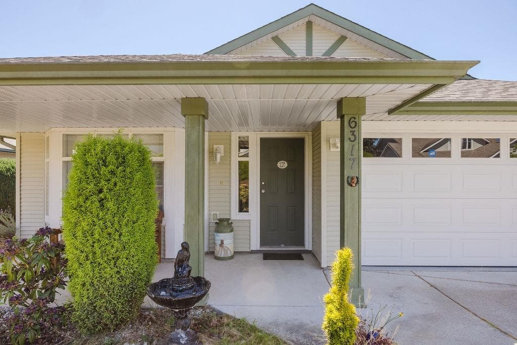 6317 Williams Place, Sechelt, V7Z 0M6 — photo 3