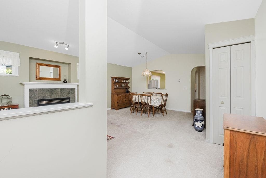 6317 Williams Place, Sechelt, V7Z 0M6 — photo 5
