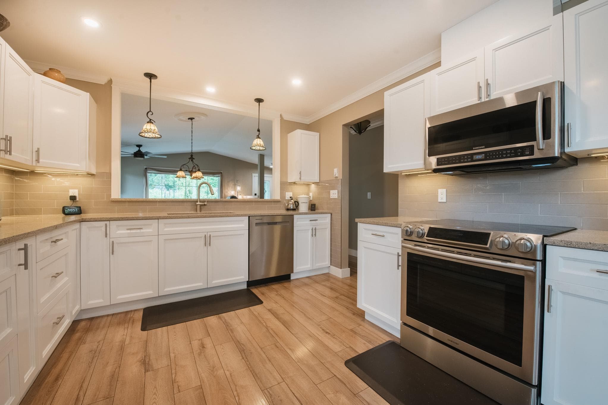 6319 Tower Street, Sechelt, V7Z 0T7 — photo 2