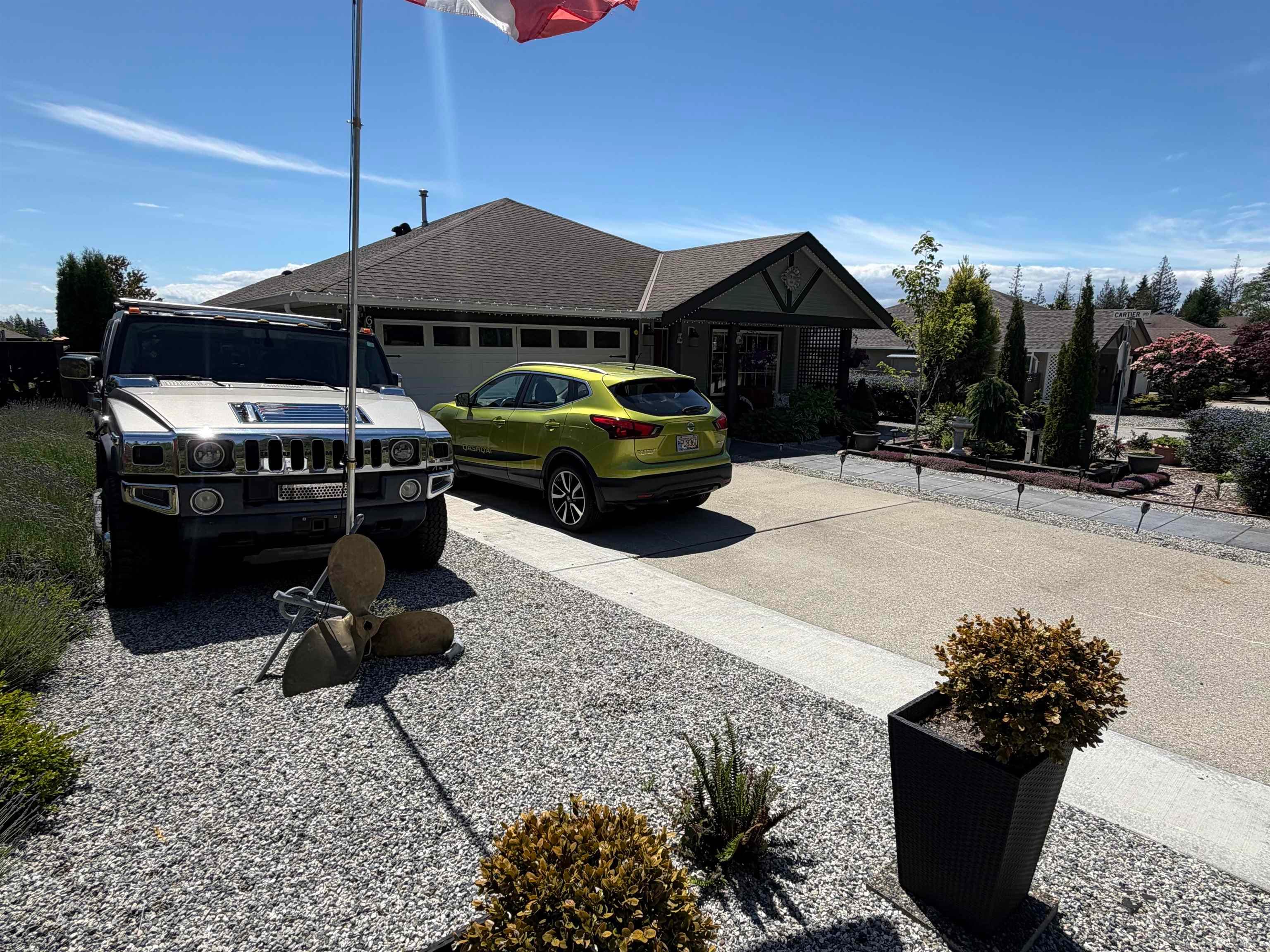 6319 Tower Street, Sechelt, V7Z 0T7 — photo 1