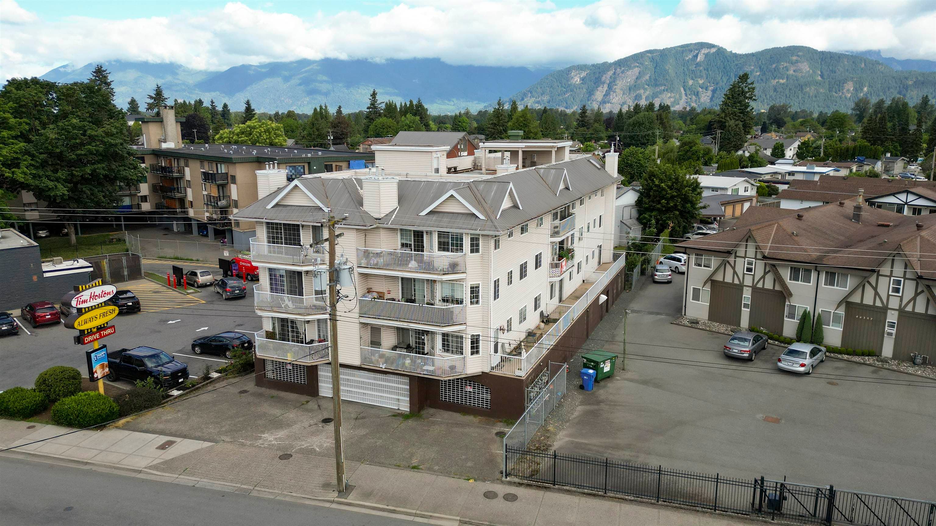 206 - 46351 Yale Road, Chilliwack, V2P 2P8 — photo 2