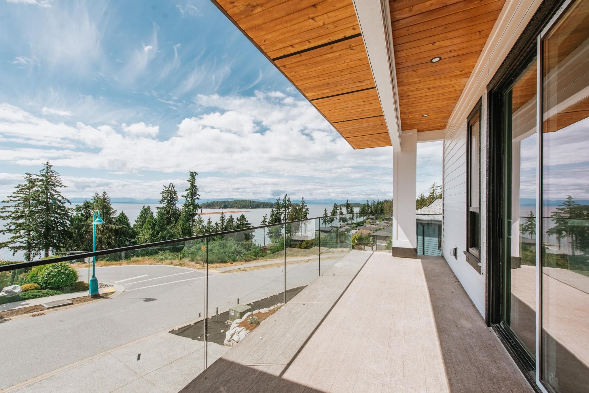 5964 Barnacle Street, Sechelt, V7Z 0V4 — photo 2