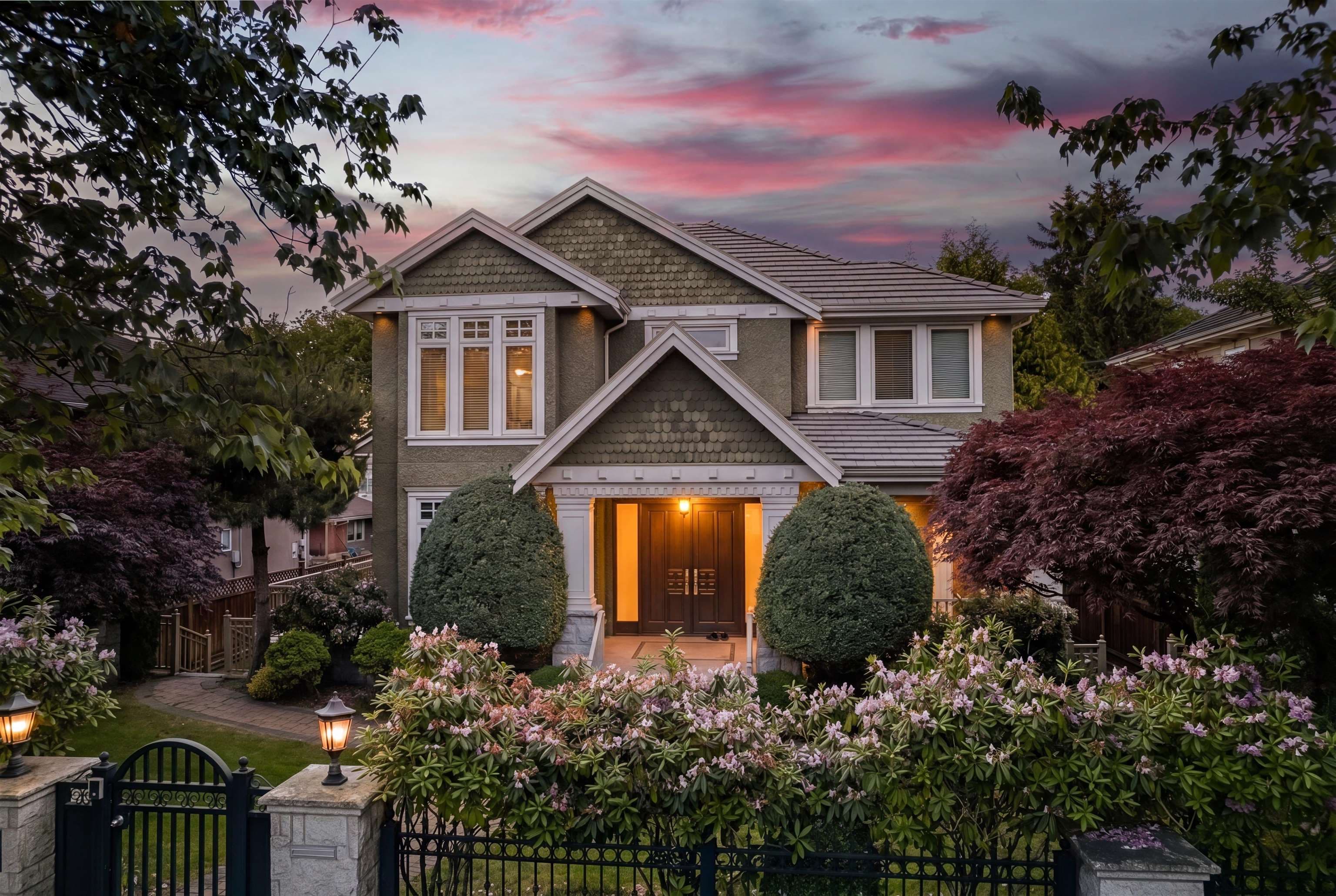 2155 W 37th Avenue, Vancouver, V6M 1N9 — photo 1