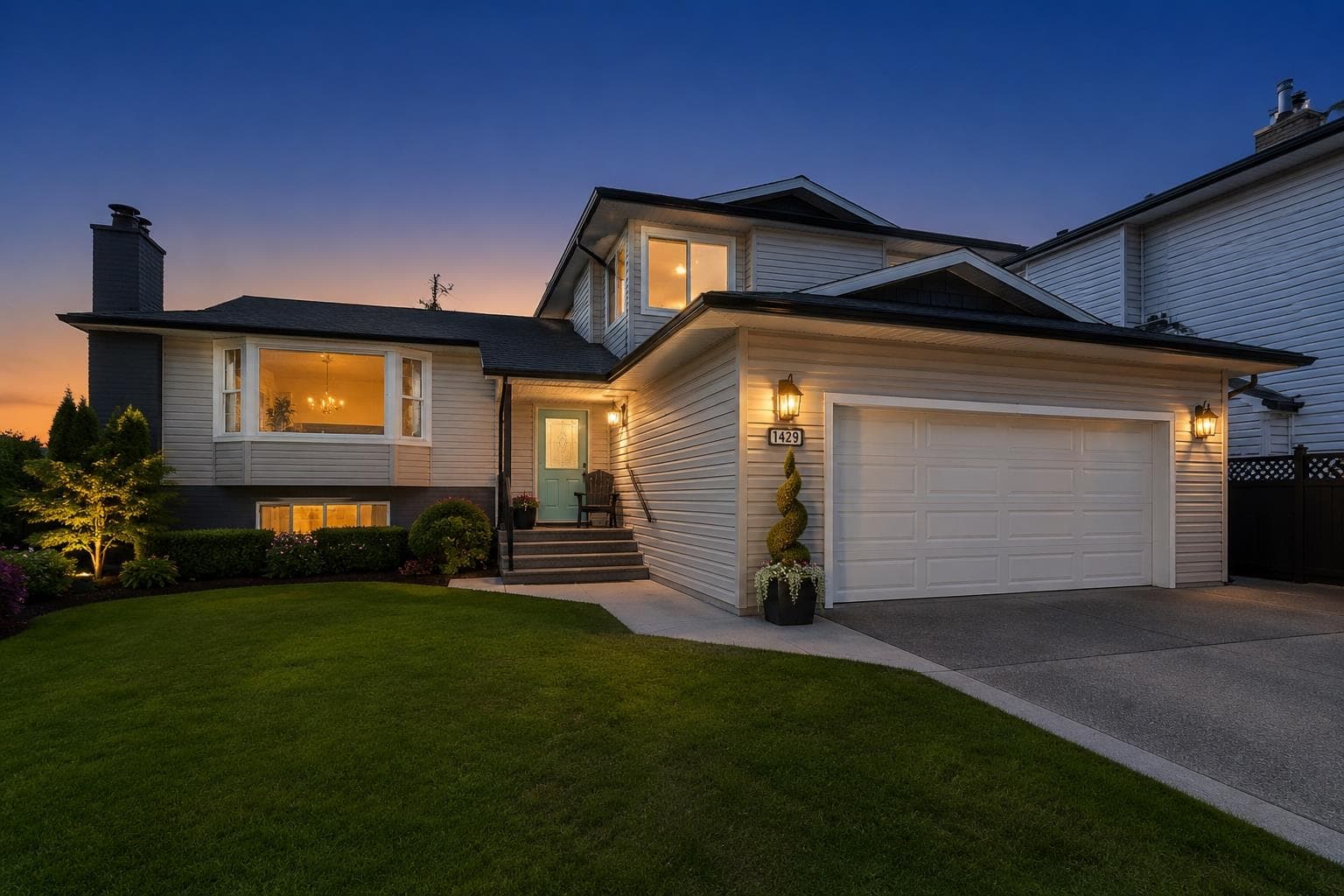 1429 133a Street, Surrey, V4A 6A2 — photo 1