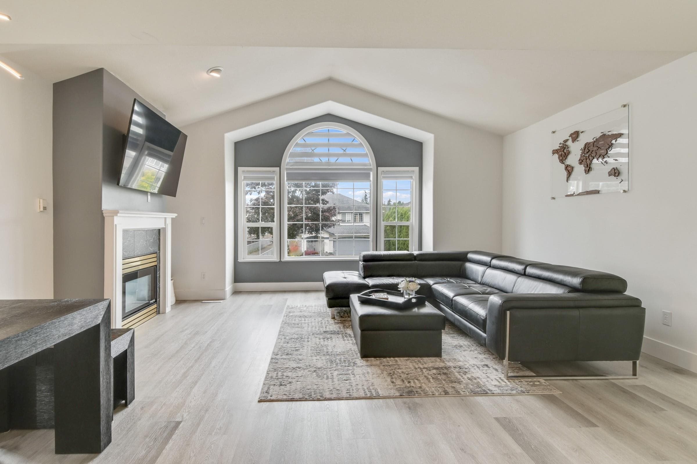 5047 215 Street, Langley, V3A 5B9 — photo 3