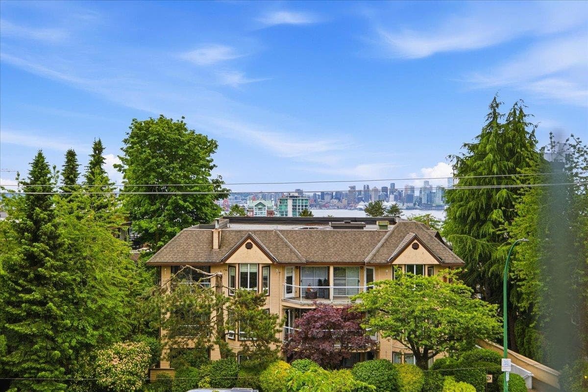 102 - 123 E Keith Road, North Vancouver