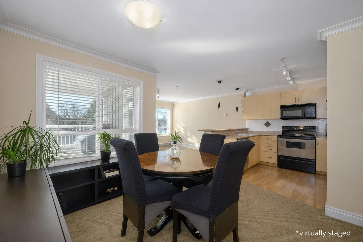 201 - 128 W 21st Street, North Vancouver, V7M 1Y9 — photo 1