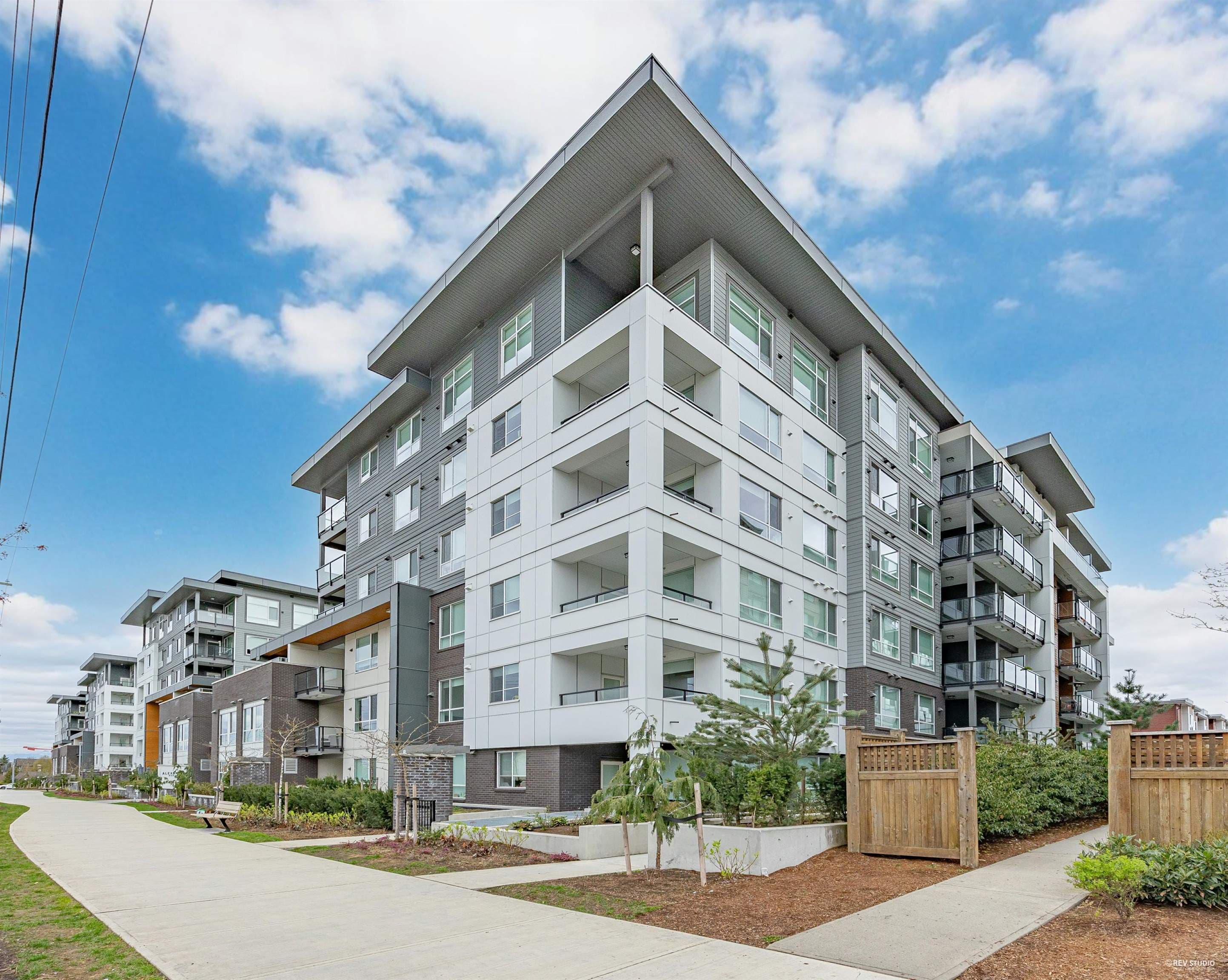 A319 - 20834 80 Avenue, Langley, V2Y 3M4 — photo 1