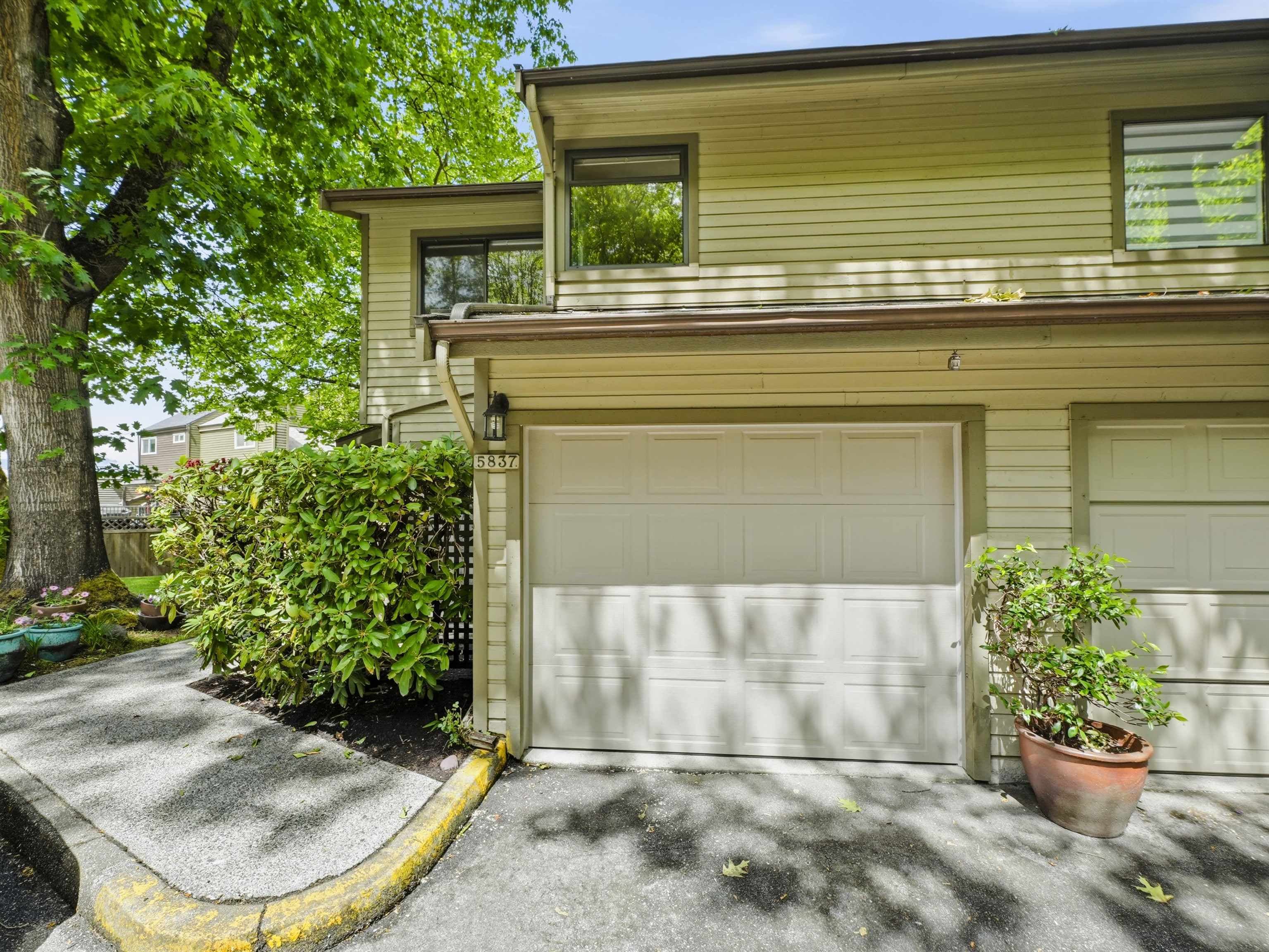 5837 Mayview Circle, Burnaby, V5E 4B7 — photo 2