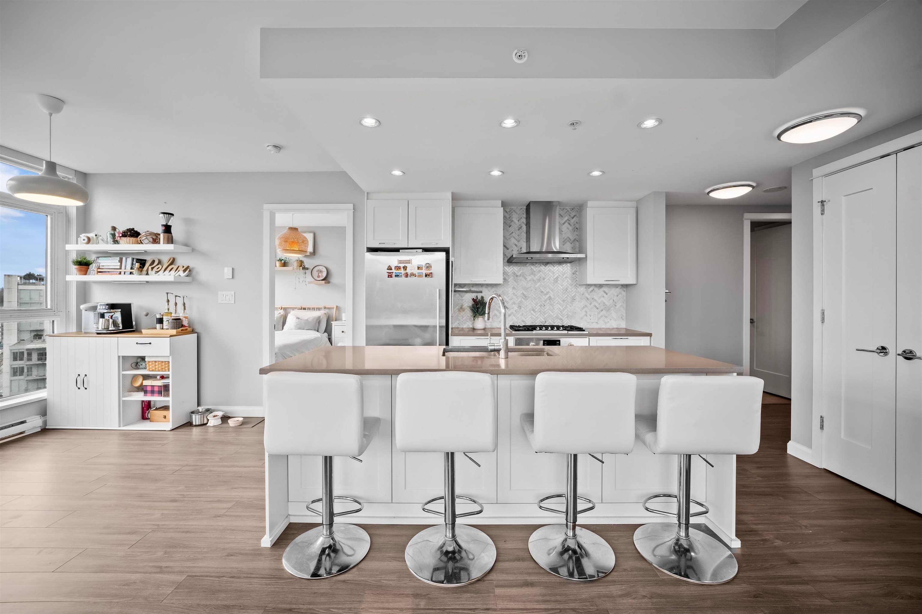 2005 - 520 Como Lake Avenue, Coquitlam